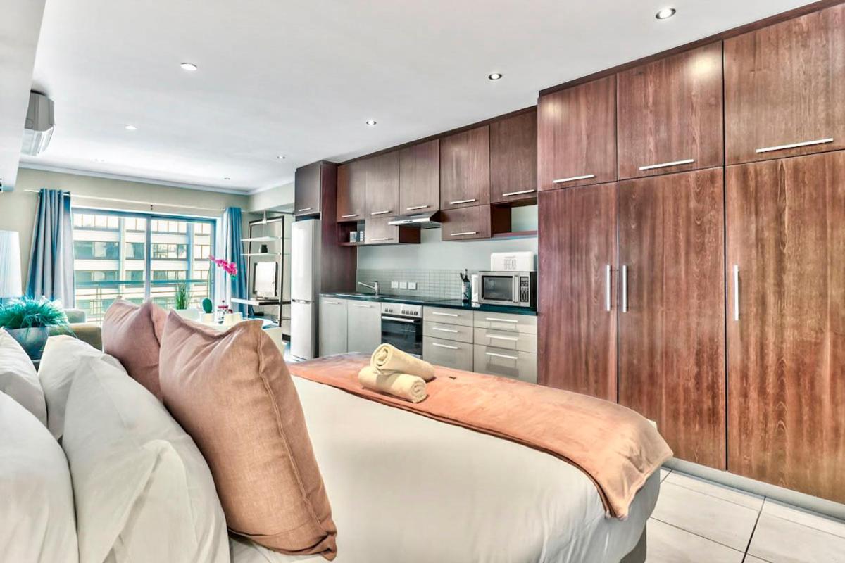 Neat, cozy, central home base for corporate traveller view 2