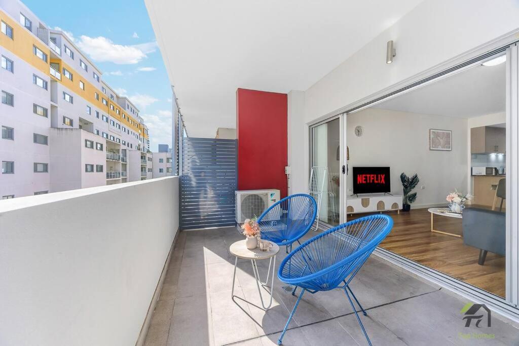 Entire 2 bedroom in the heart of Wolli Creek
