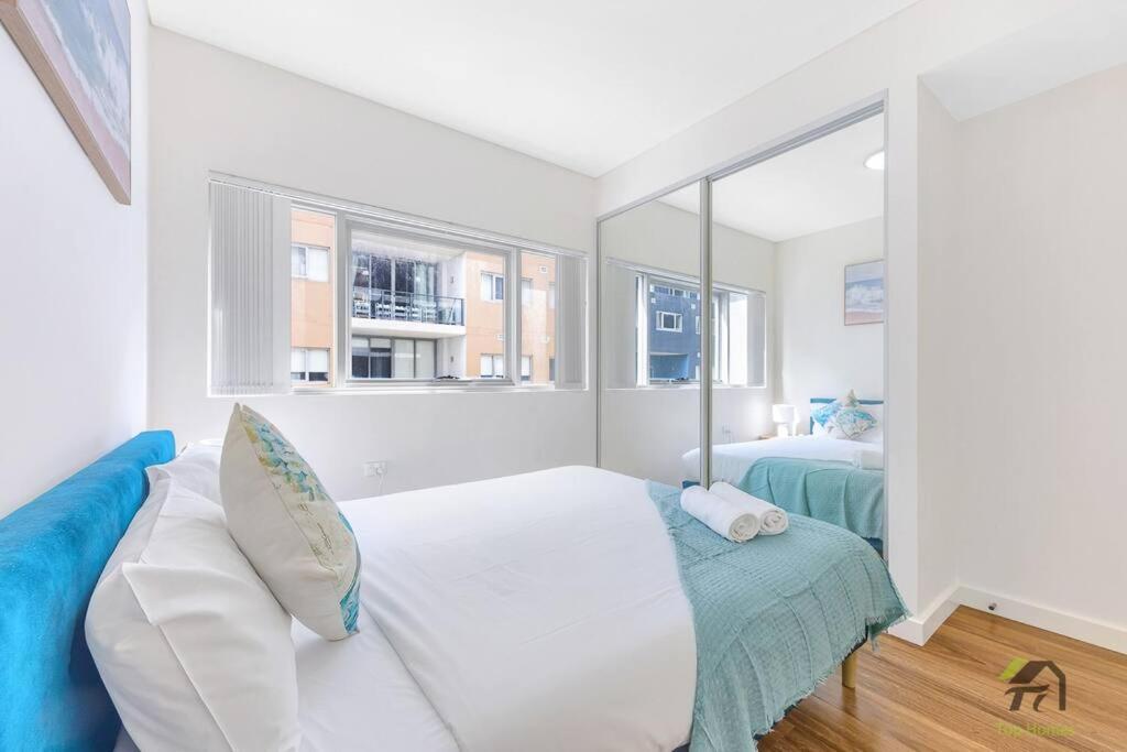 Entire 2 bedroom in the heart of Wolli Creek