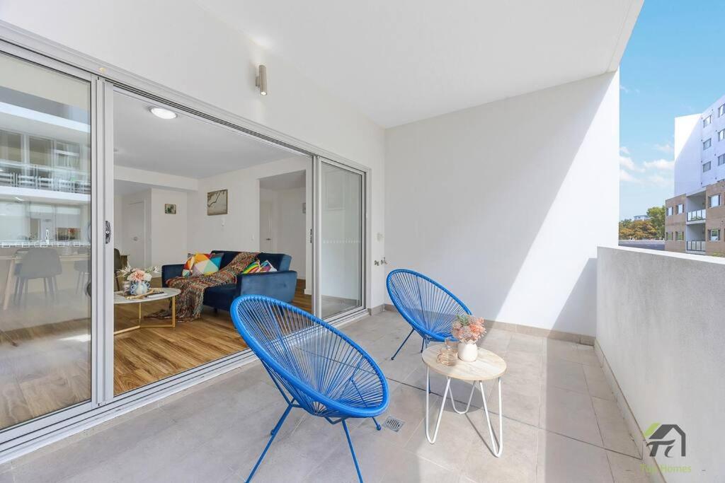 Entire 2 bedroom in the heart of Wolli Creek