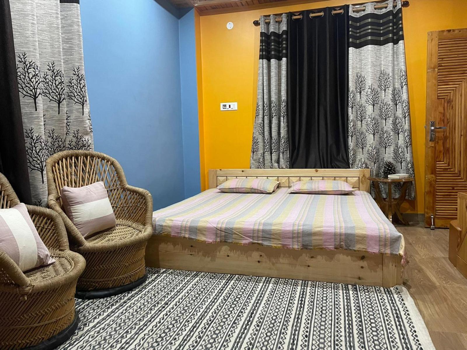 HOSHEY HOMESTAY