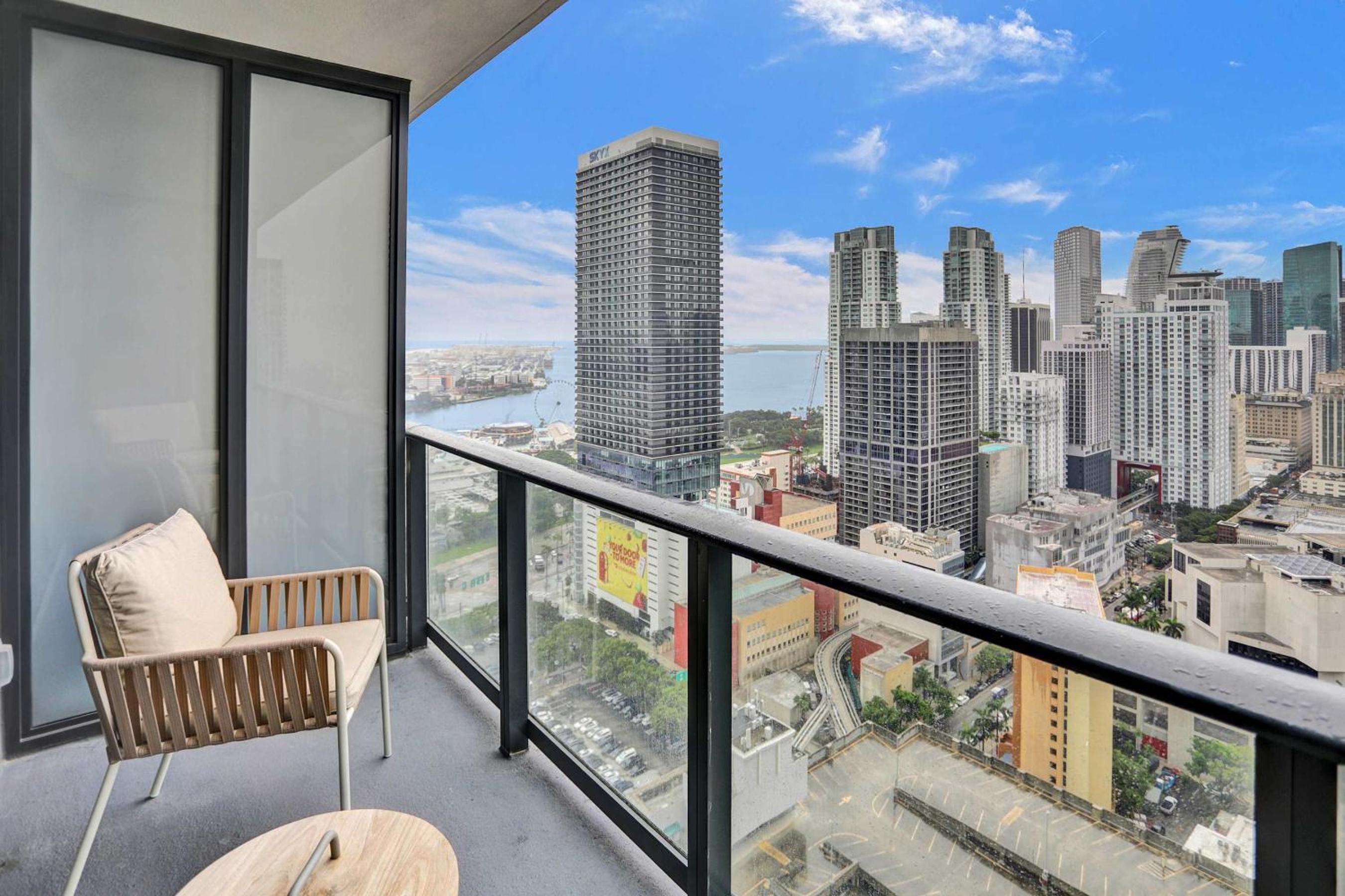 La Terrasse by VIAC - Luxury Bay View Studio with Balcony 29th Floor Miami
