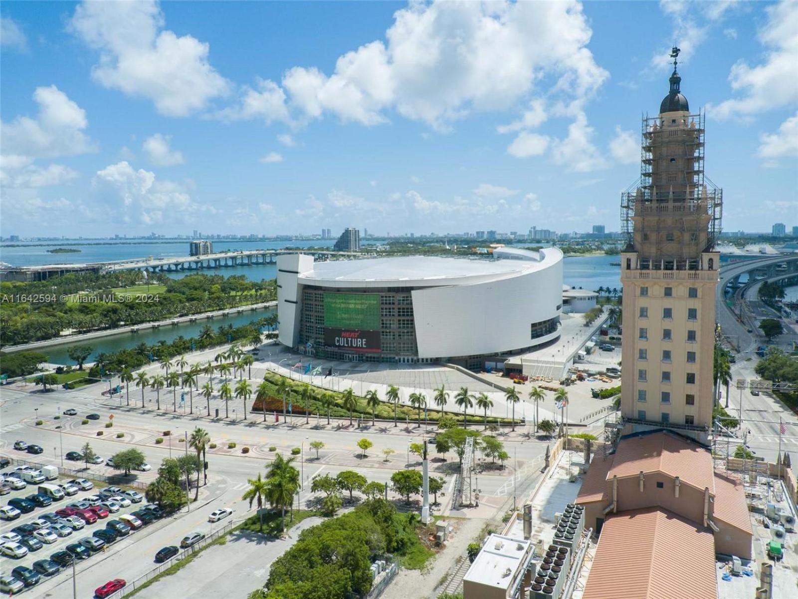 La Terrasse by VIAC - Luxury Bay View Studio with Balcony 29th Floor Miami