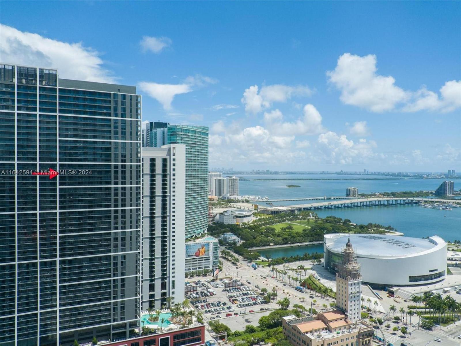 La Terrasse by VIAC - Luxury Bay View Studio with Balcony 29th Floor Miami