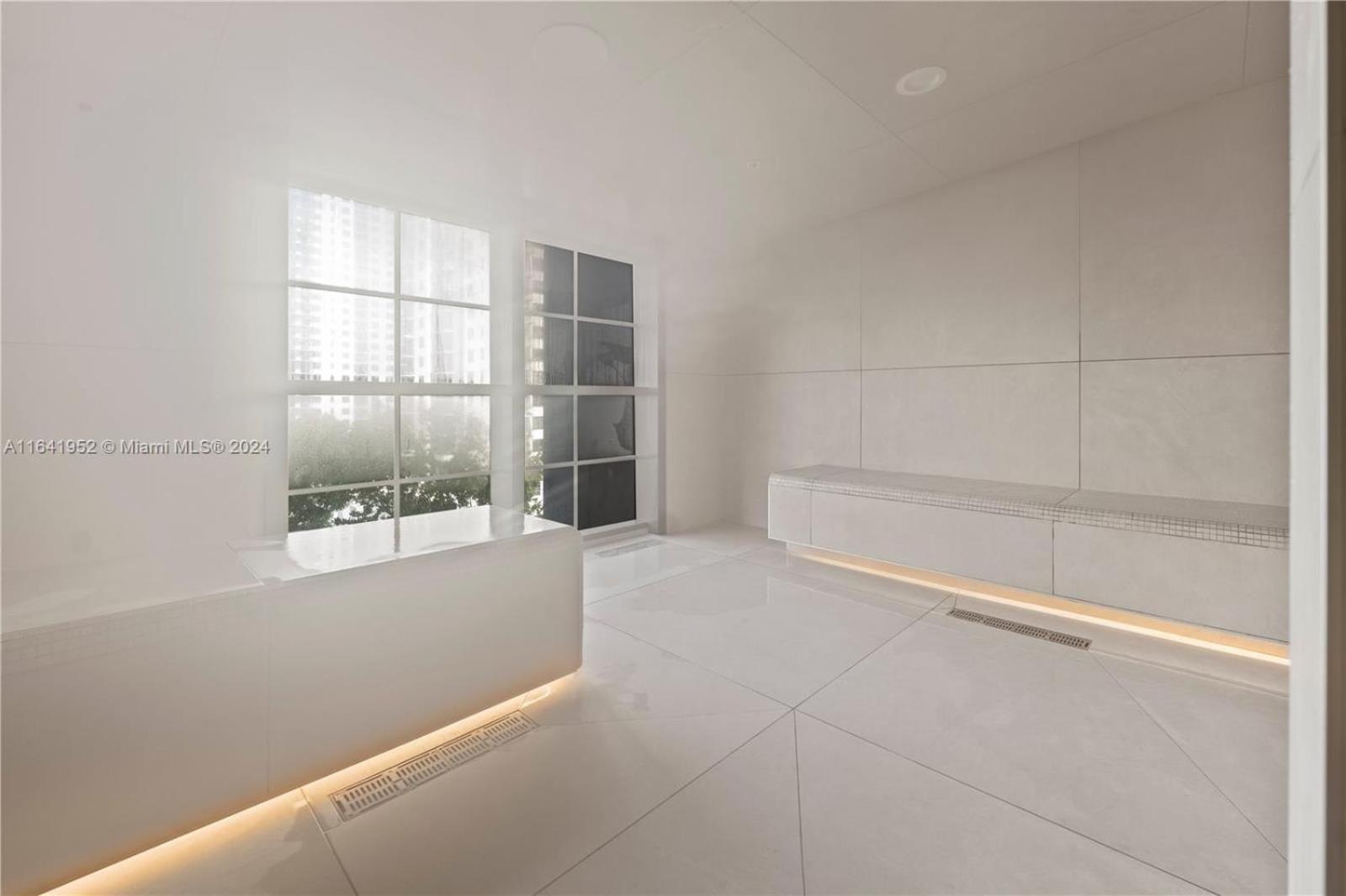 La Terrasse by VIAC - Luxury Bay View Studio with Balcony 29th Floor Miami