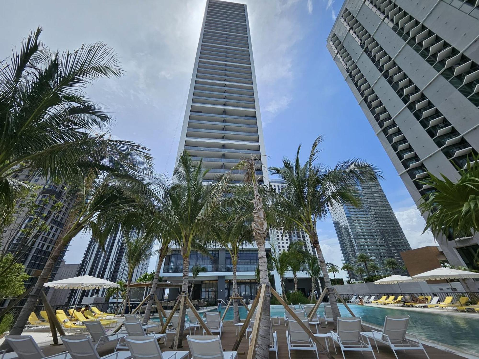 La Terrasse by VIAC - Luxury Bay View Studio with Balcony 29th Floor Miami