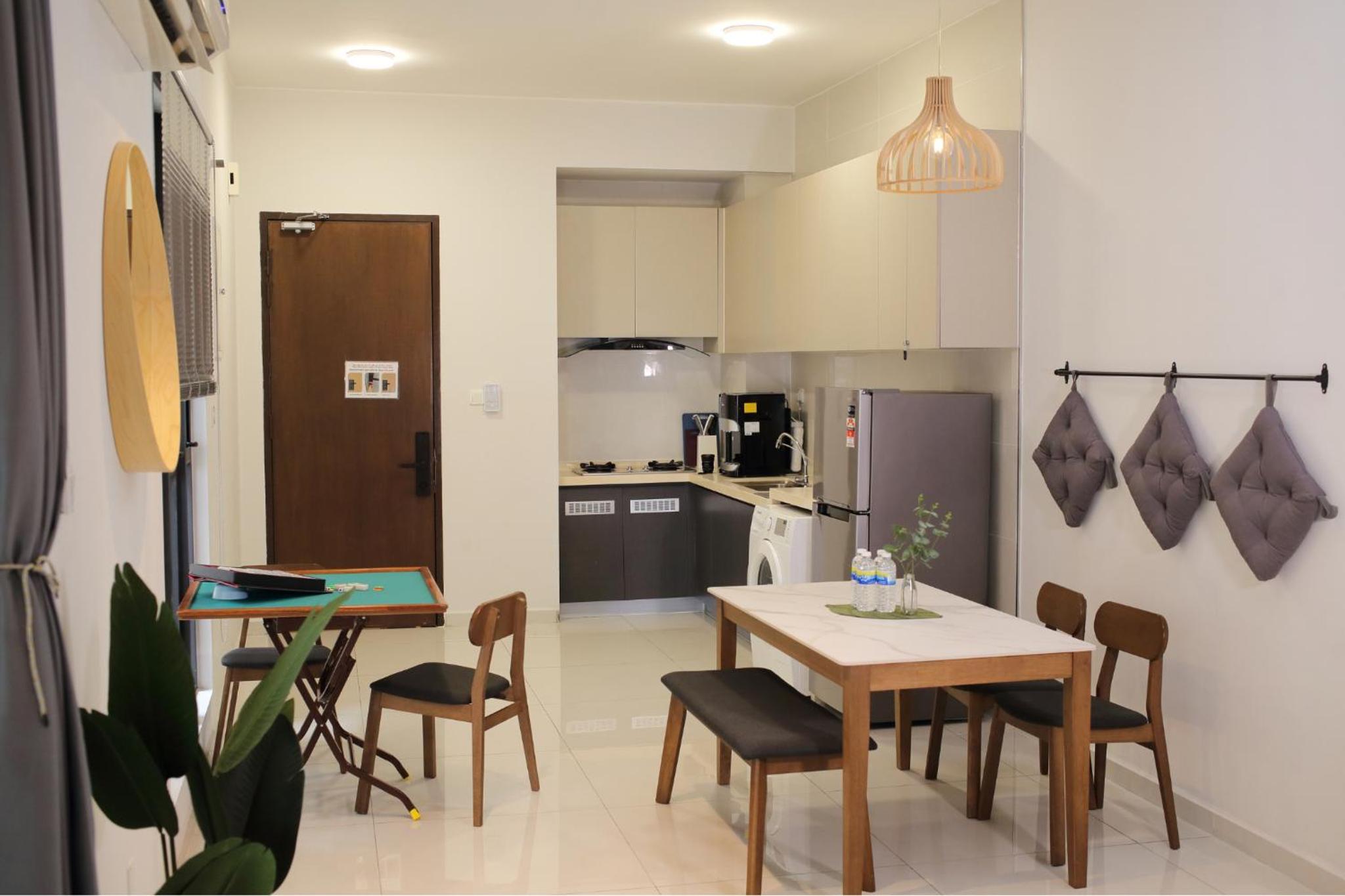 Country Garden - 3BR Urban Oasis - 5 Min To Beach