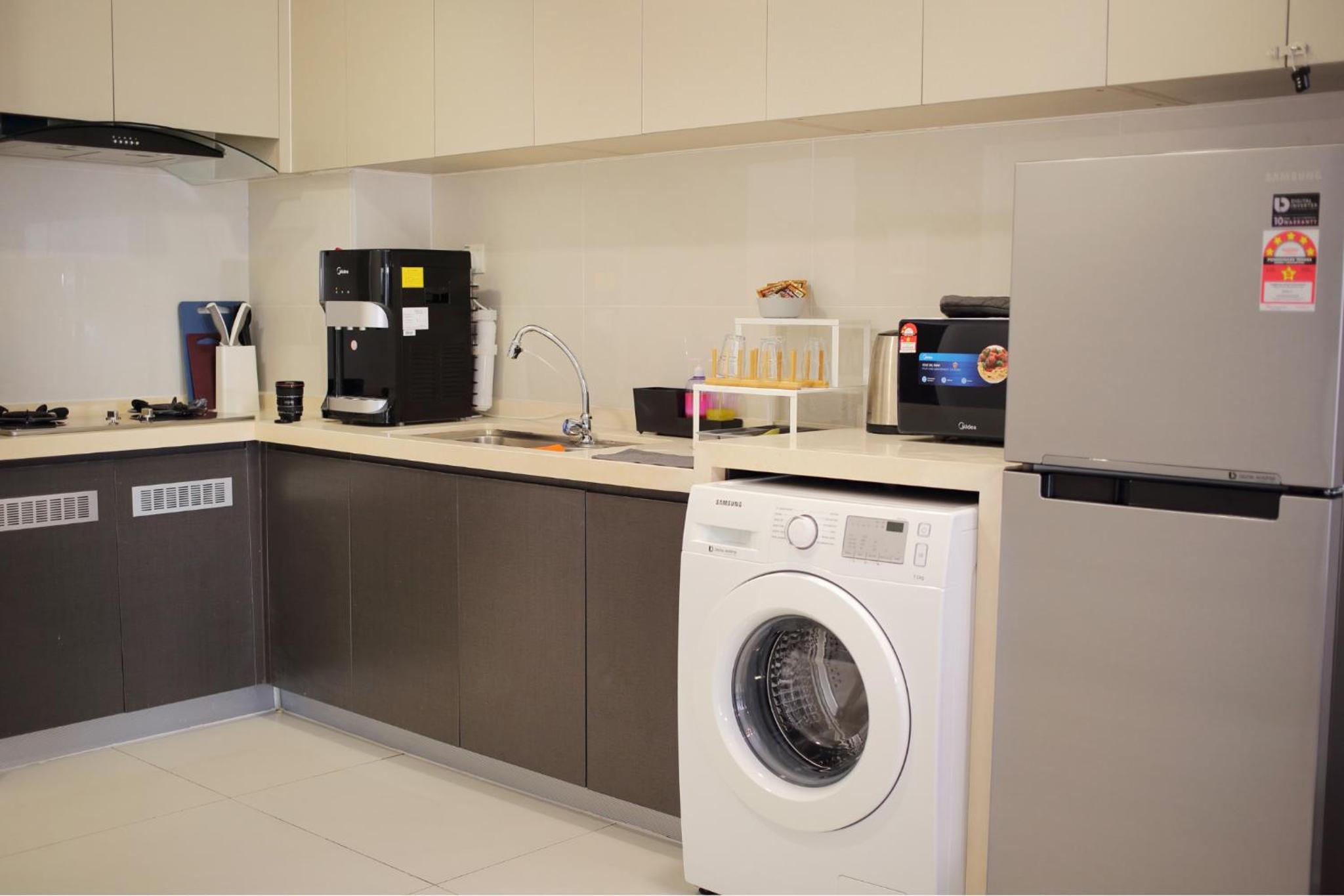 Country Garden - 3BR Urban Oasis - 5 Min To Beach