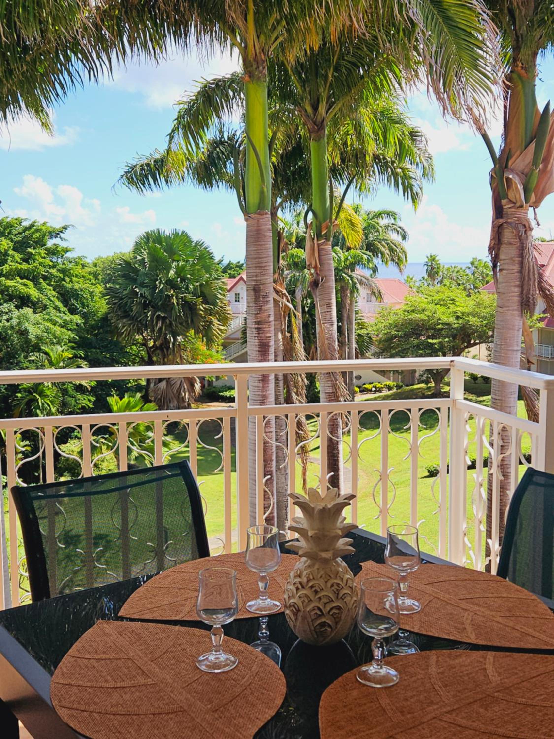 TI OASIS Dominica - Piscine et Plage Village-Club, 1 chambre 1 salon view 2