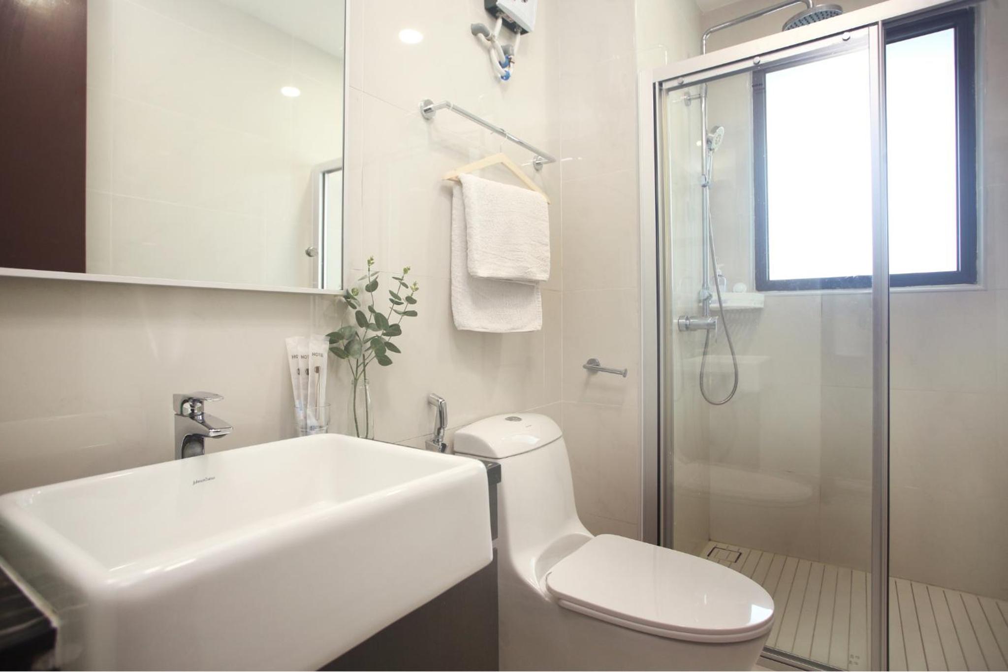 Country Garden - 3BR Urban Oasis - 5 Min To Beach