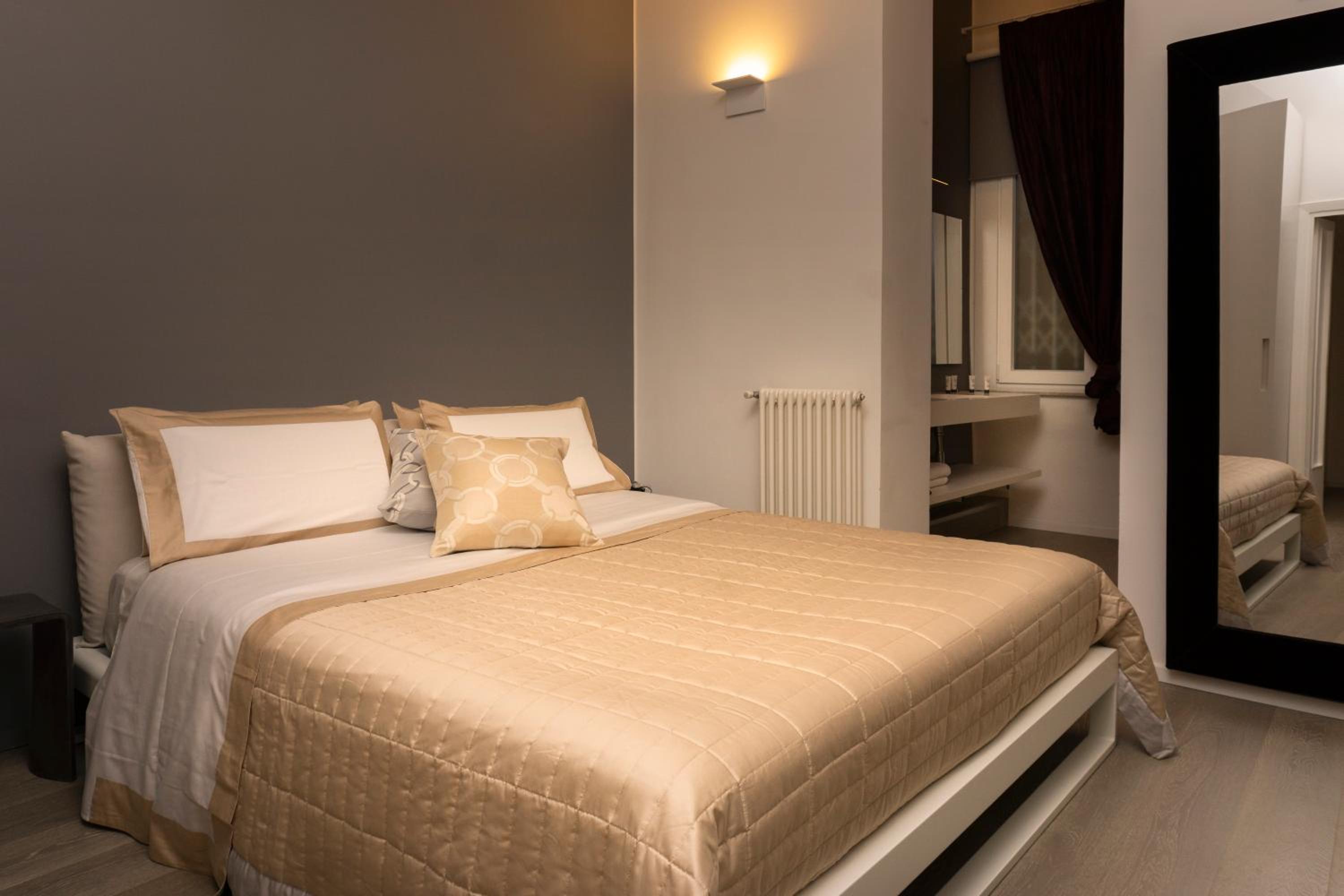 Exclusive apartments piazza di spagna 32