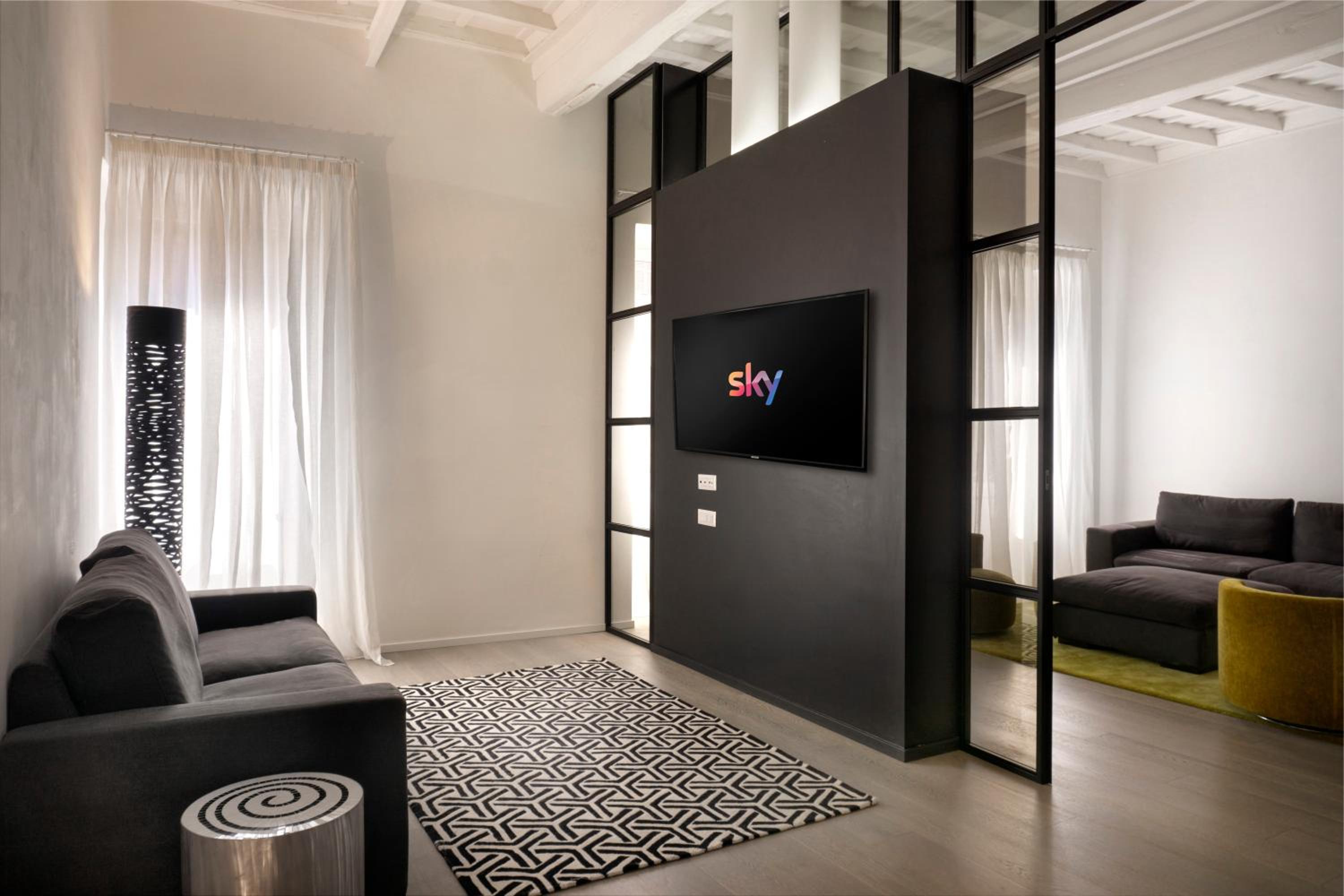 Exclusive apartments piazza di spagna 32
