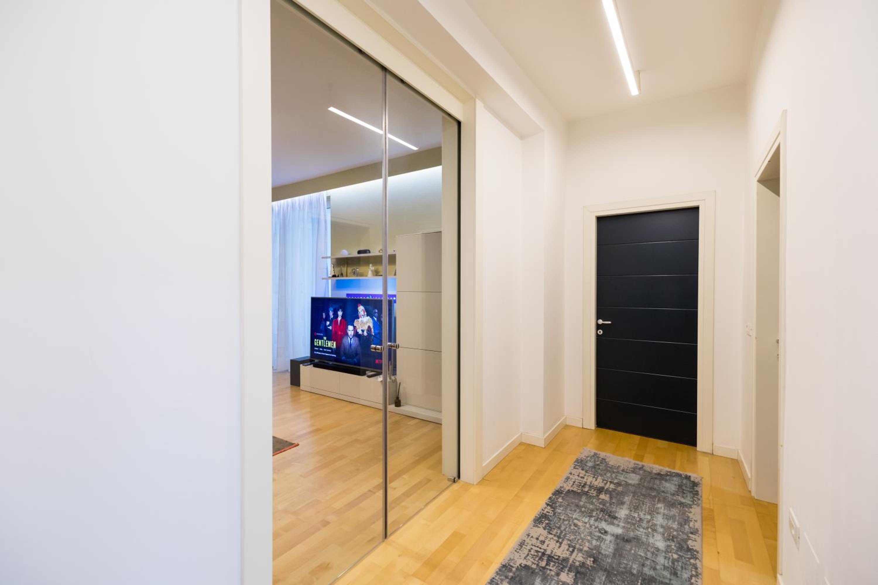 Tirana Center Luxury Landing