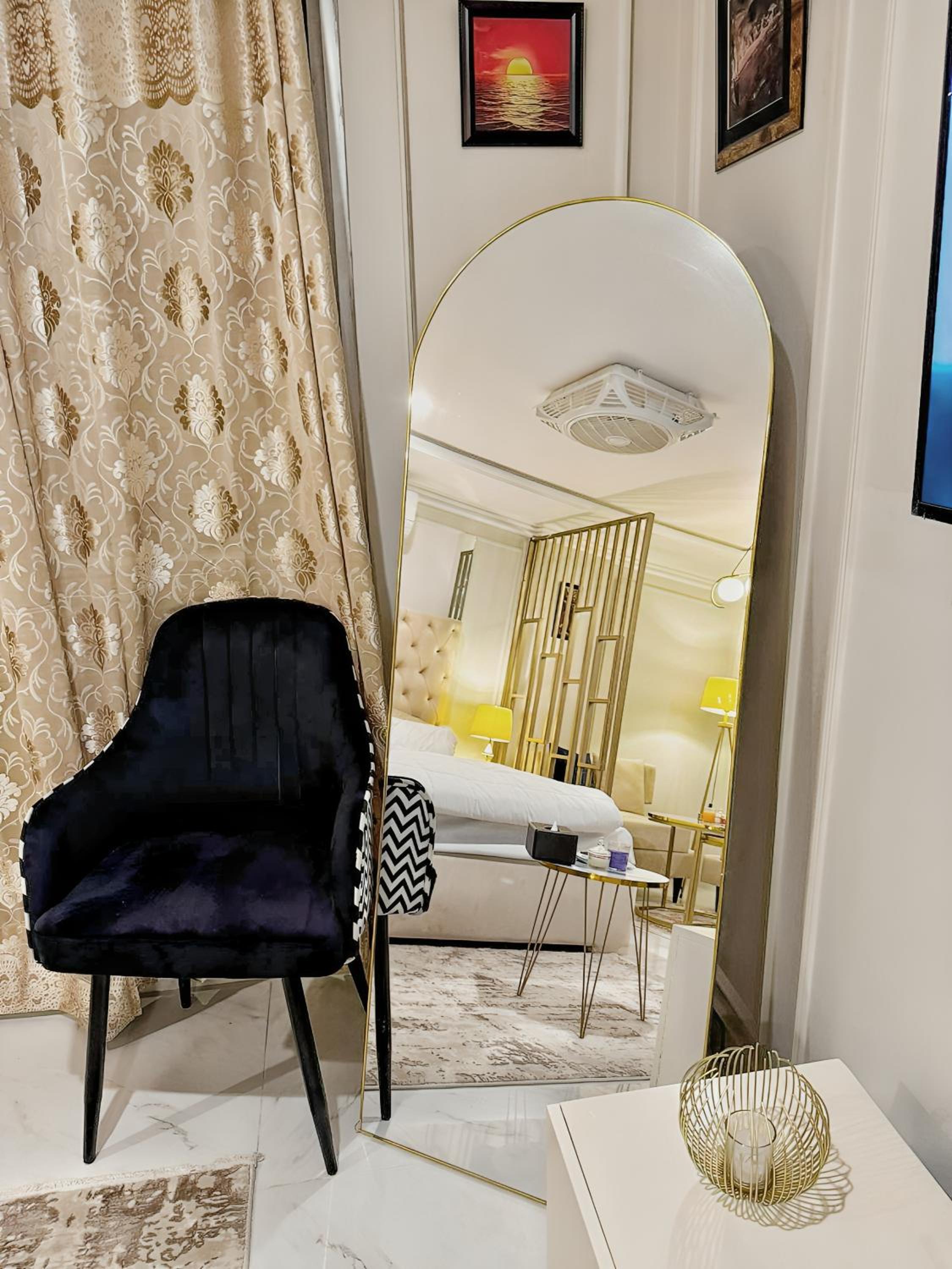 Cozy Apartment with a King Bed view 3