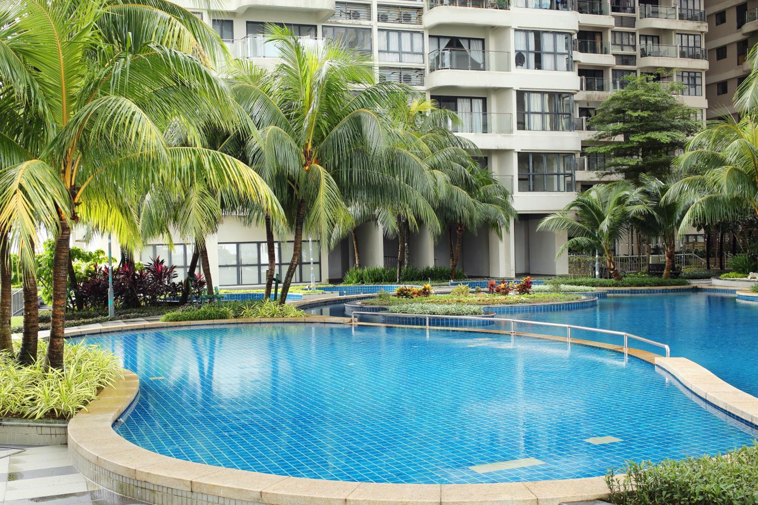 Country Garden - 3BR Urban Oasis - 5 Min To Beach