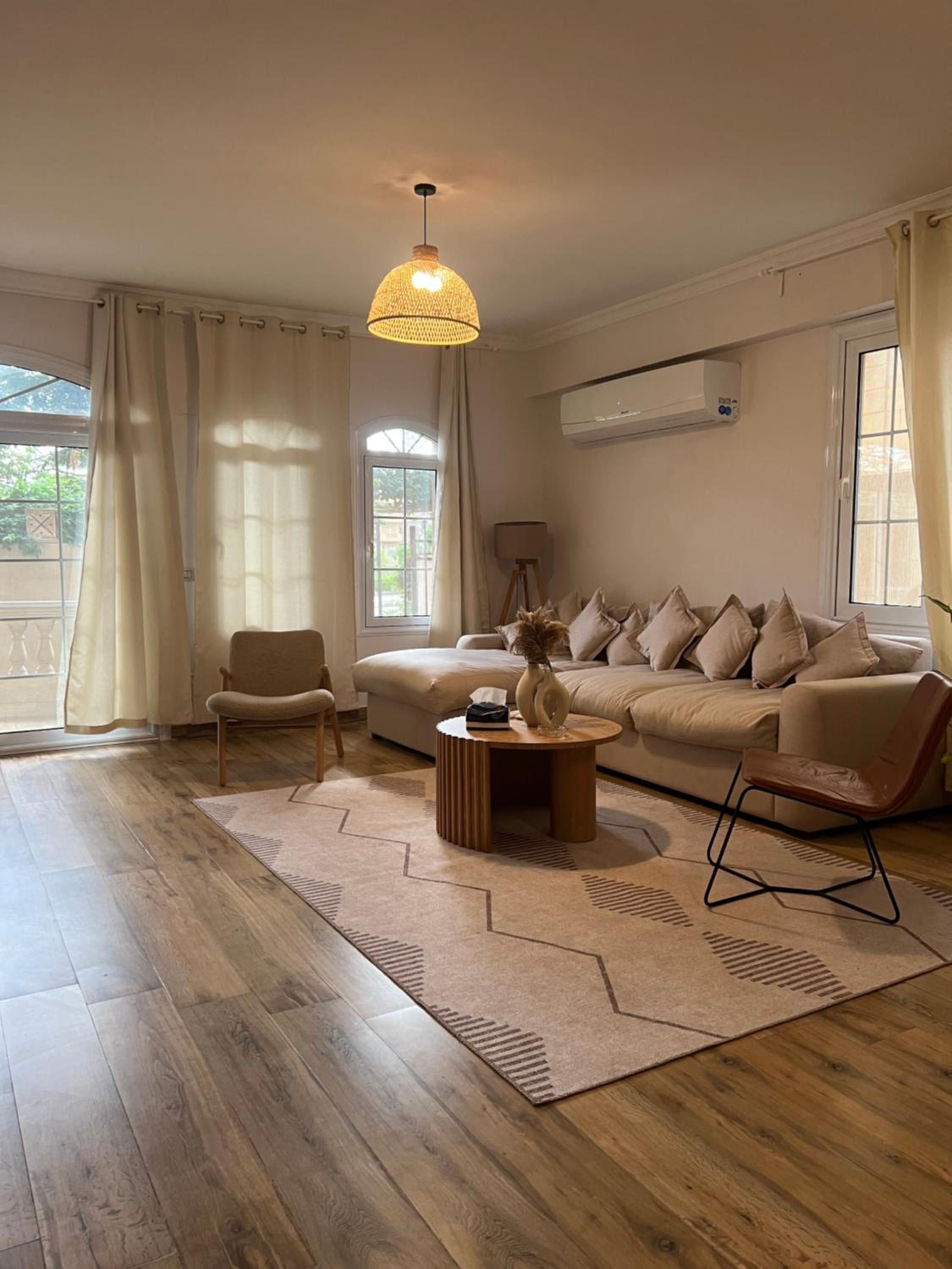 2 Bedrooms Boho Style Ground floor flat