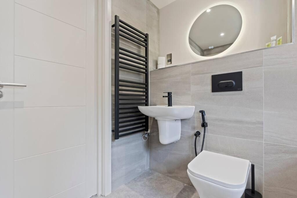 Bright & Spacious Flat in Leeds! view 3