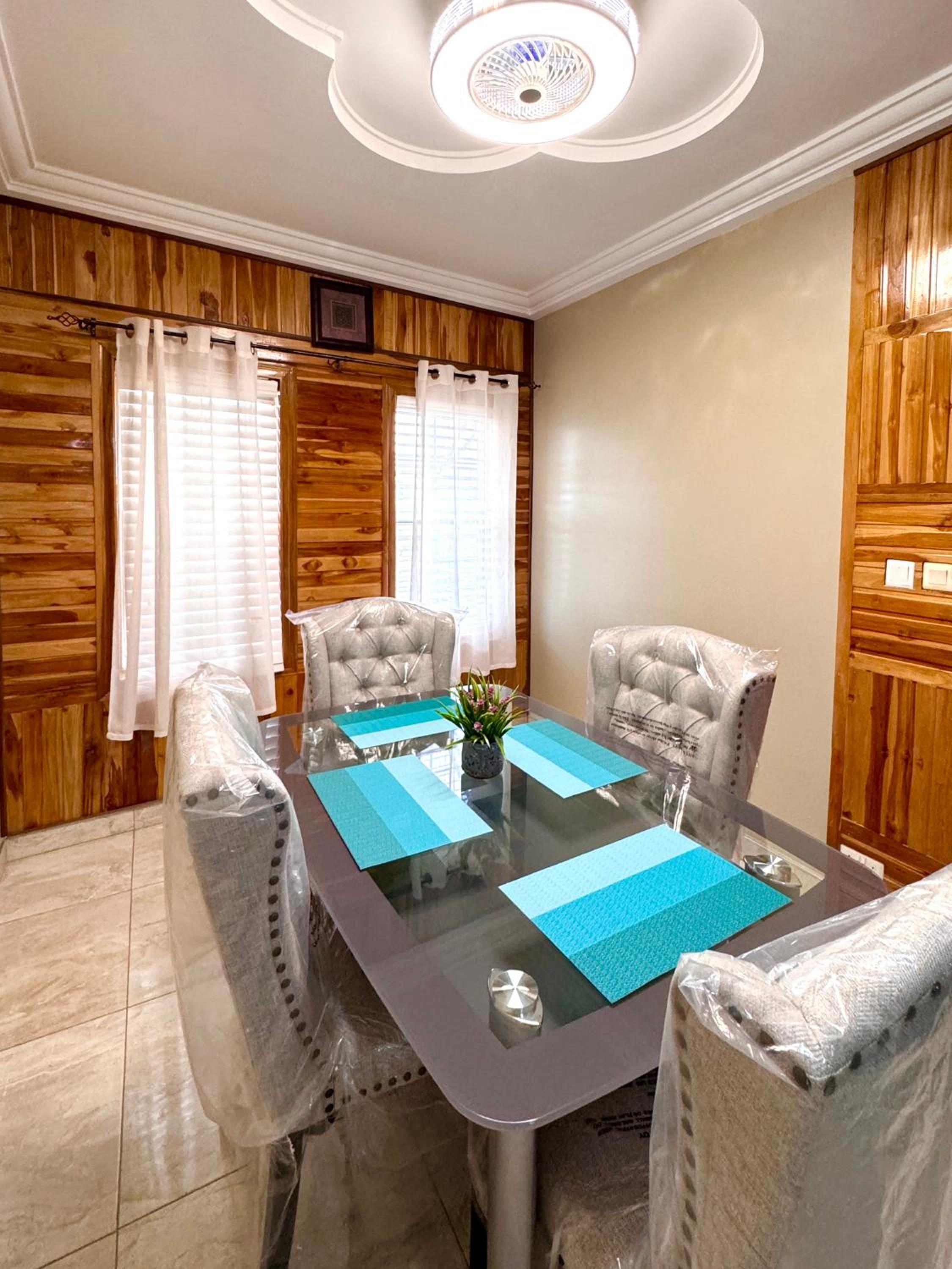 JezHos - Dina Fully Furnished Apartment