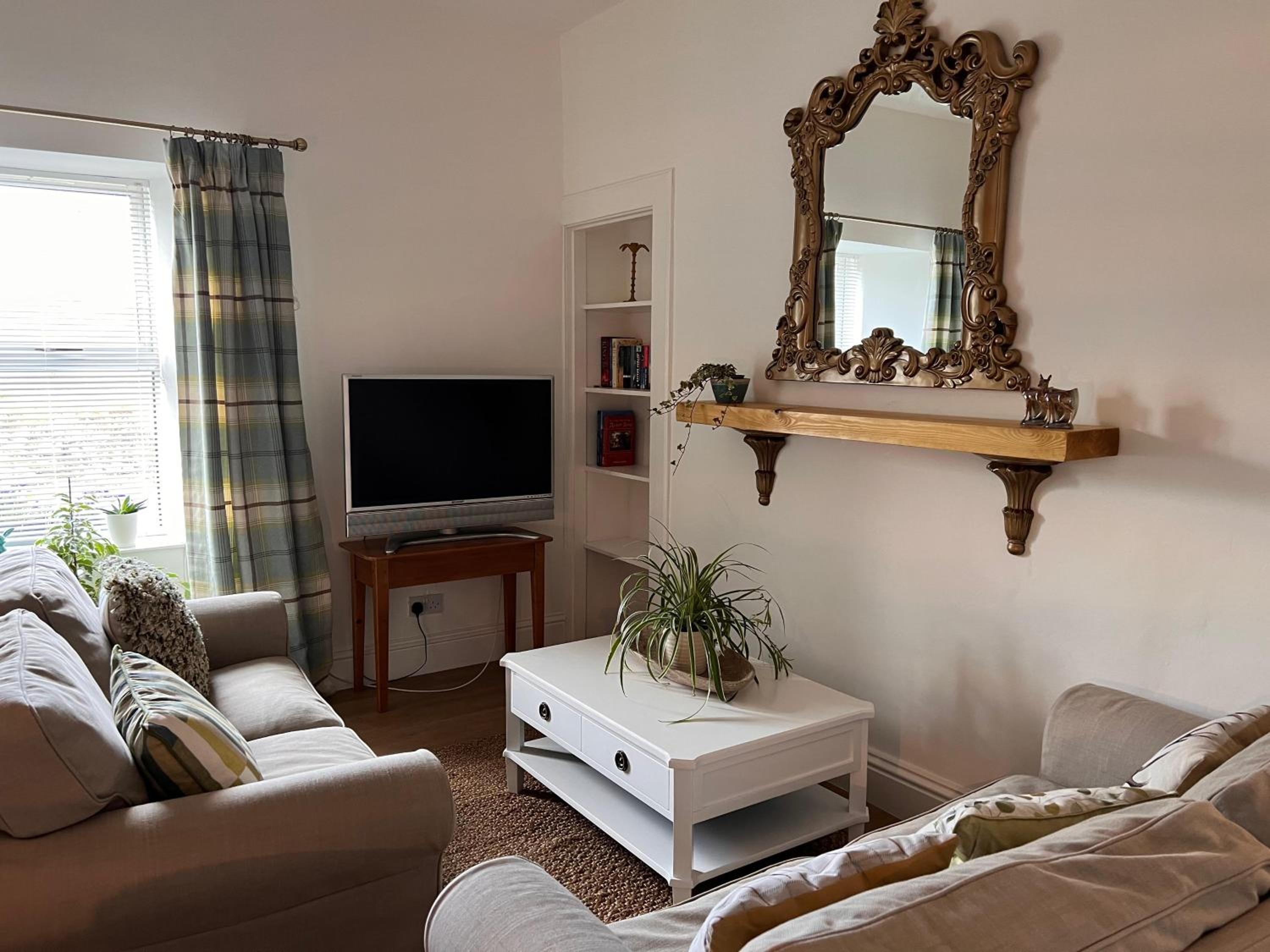 Berry View - Idyllic cosy cottage on berry farm view 4