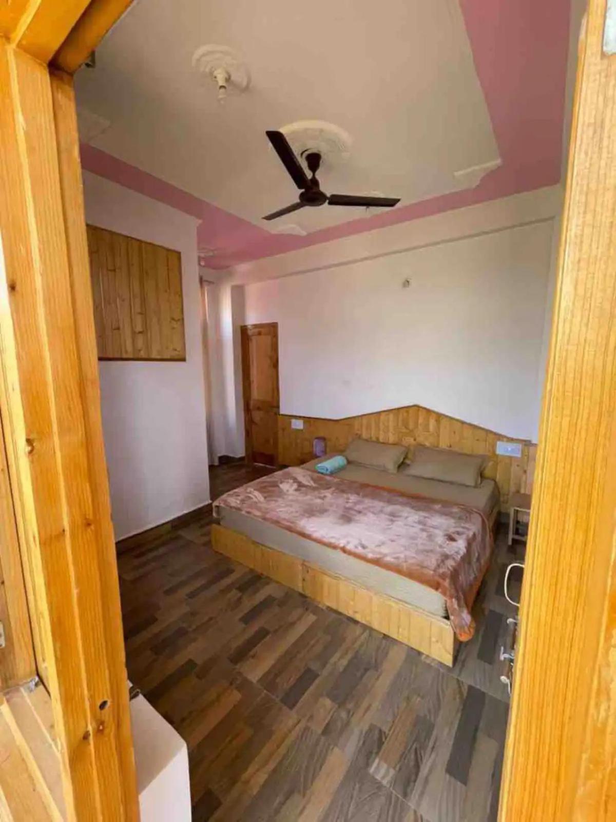 Kutumb Homestay Naggar view 2