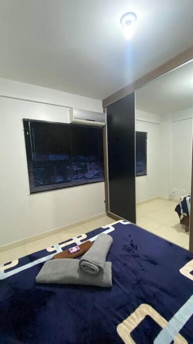 Apartamento Inteiro - 2 Quartos com AC - Wifi 300mb - Cozinha Completa - 1 Vaga de Garagem - TV Smart 50 - Sacada - Indicado para Grupos, Hospedes a Trabal