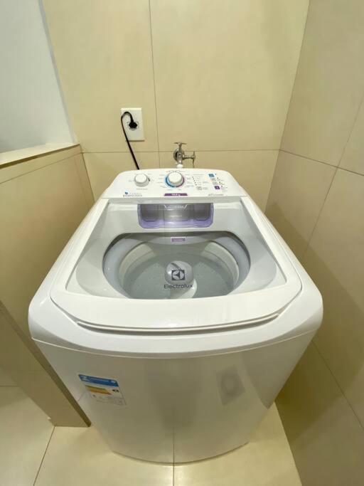 Apartamento Inteiro - 2 Quartos com AC - Wifi 300mb - Cozinha Completa - 1 Vaga de Garagem - TV Smart 50 - Sacada - Indicado para Grupos, Hospedes a Trabal