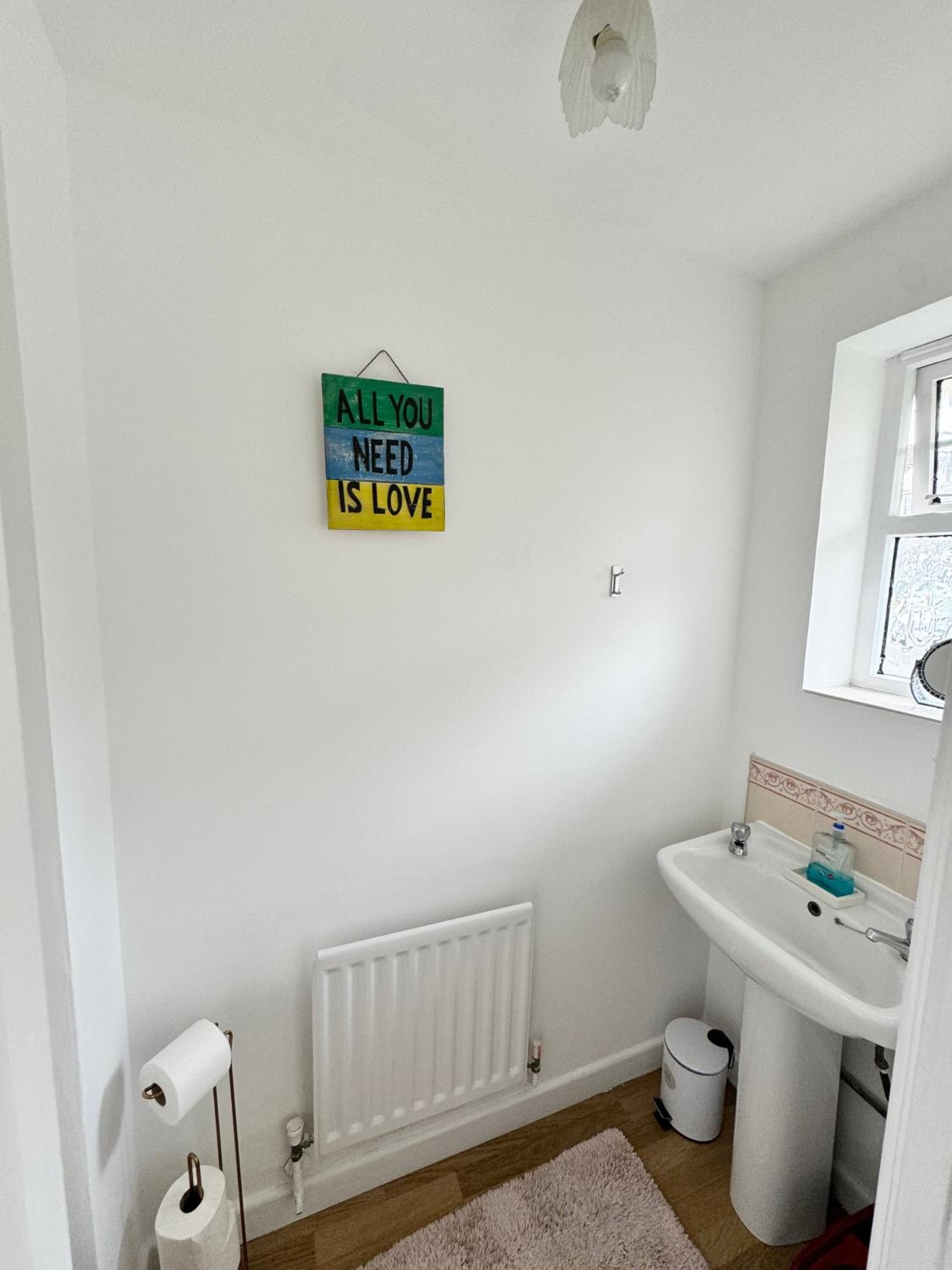 3 Bed House with parking and garden near Tower Bridge