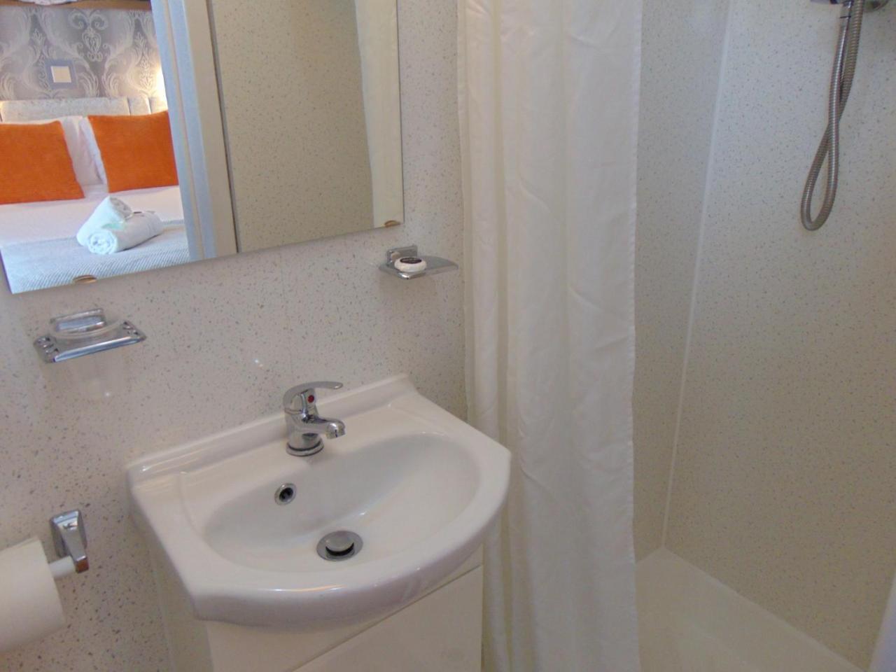 Seacroft Guest House