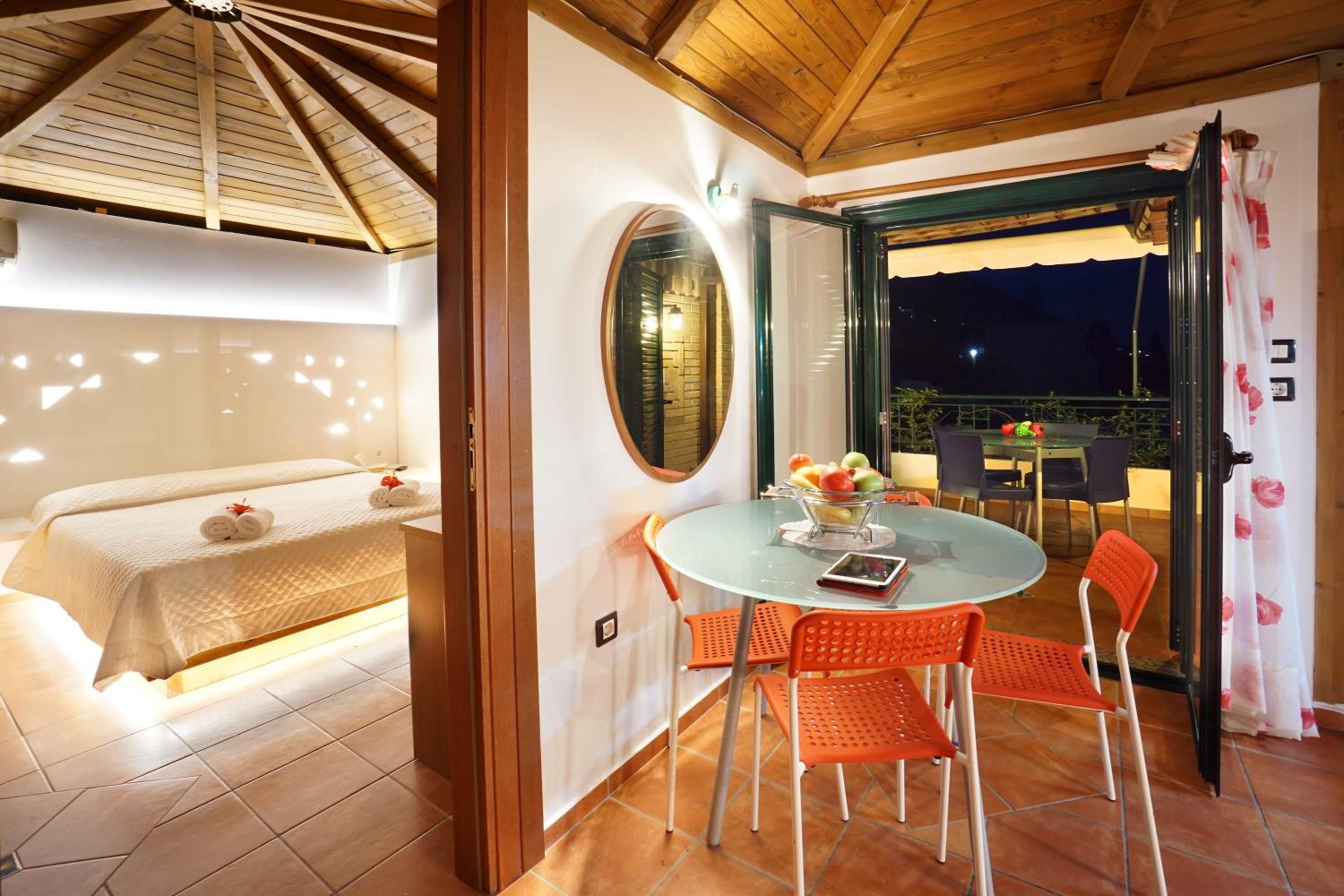 Felix Residence & Lucia Simona Villas