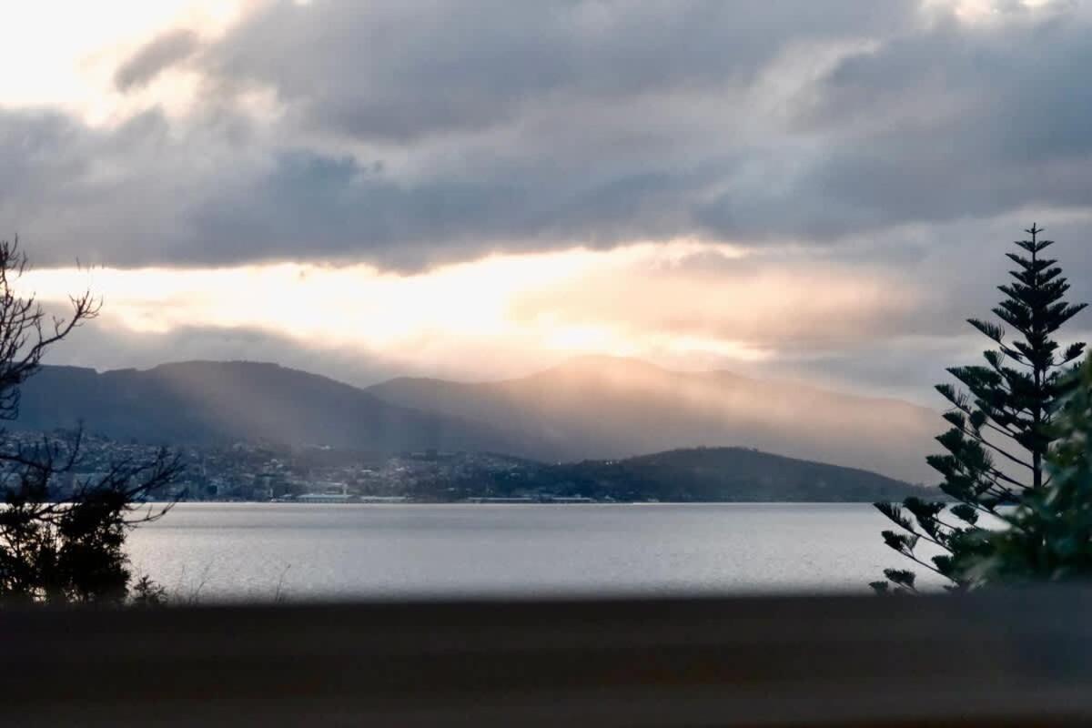 Serene Oceana - Savoring the gentle Tassie breeze