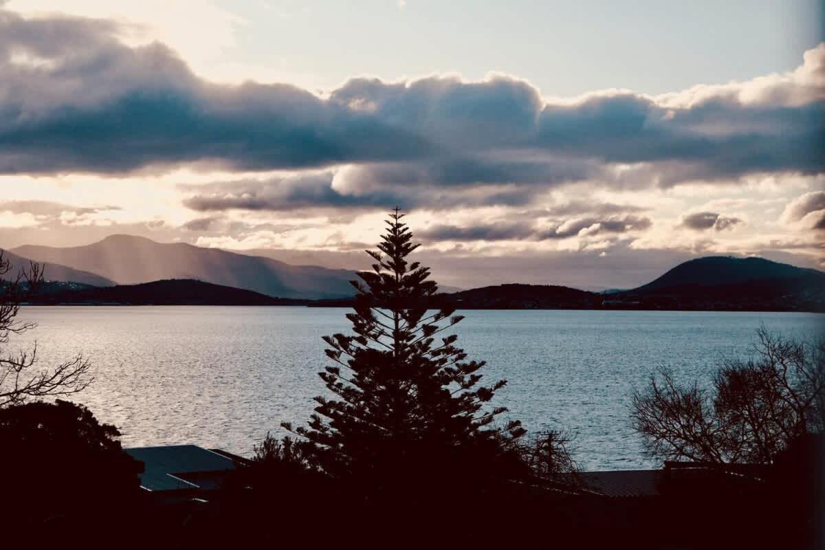 Serene Oceana - Savoring the gentle Tassie breeze