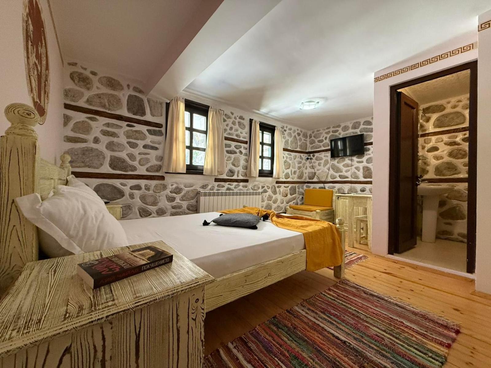 Villa Melnik SPA Residence with Hot Pool by BookVillaBG