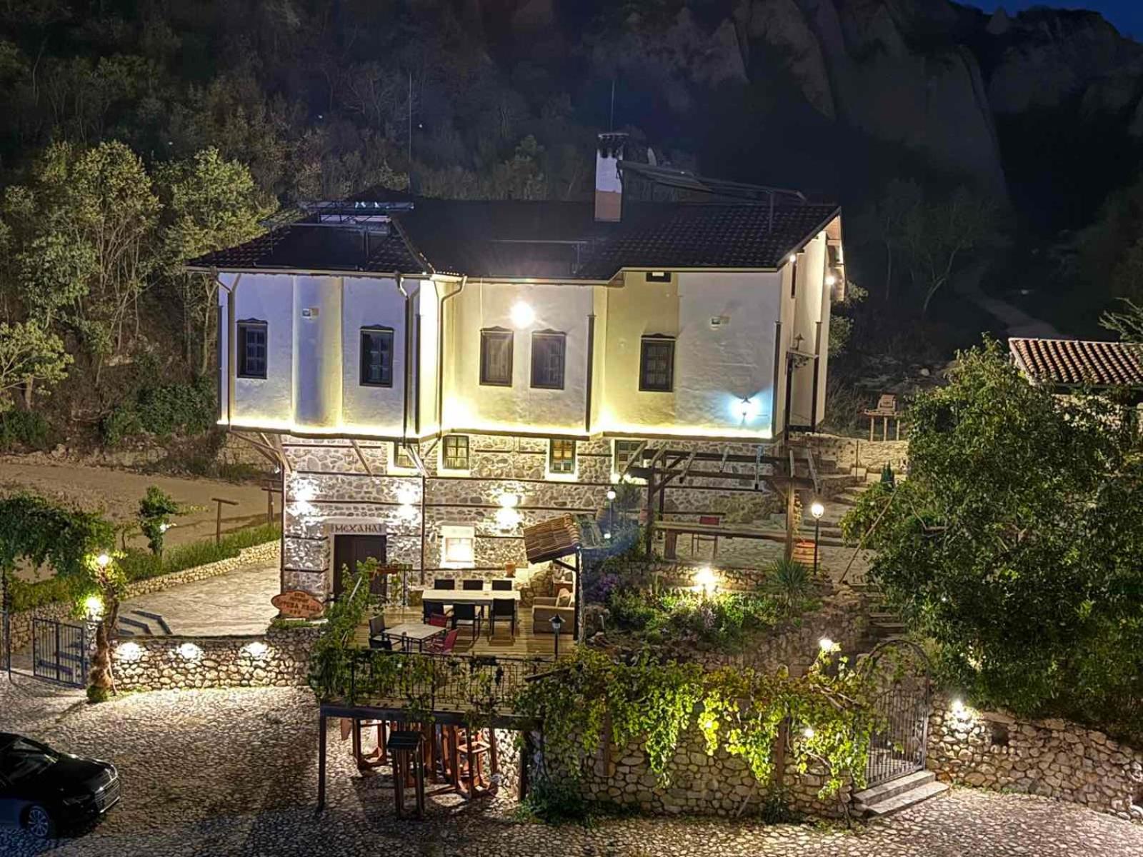Villa Melnik SPA Residence with Hot Pool by BookVillaBG