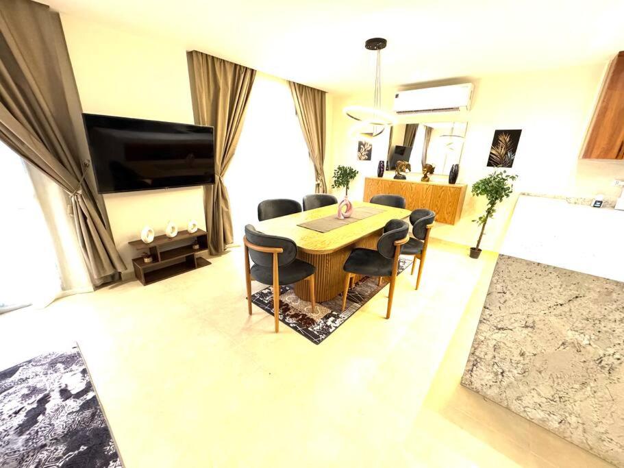 Luxury 2-bedroom- Sarai Compound