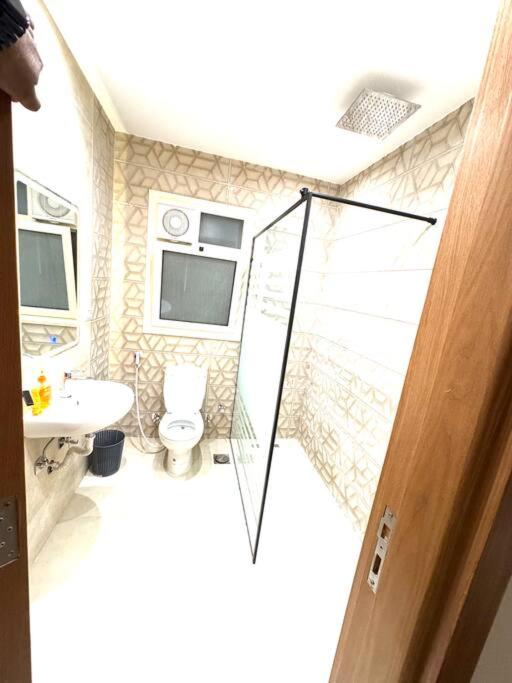 Luxury 2-bedroom- Sarai Compound