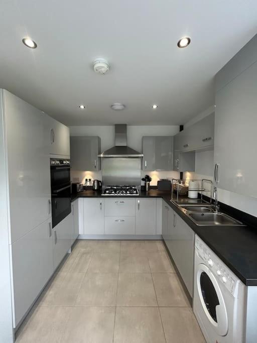 4-bedroom New House Near City Centre view 5