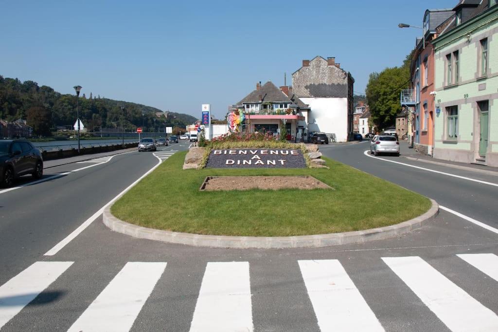 Séjour en bord de Meuse avec garage