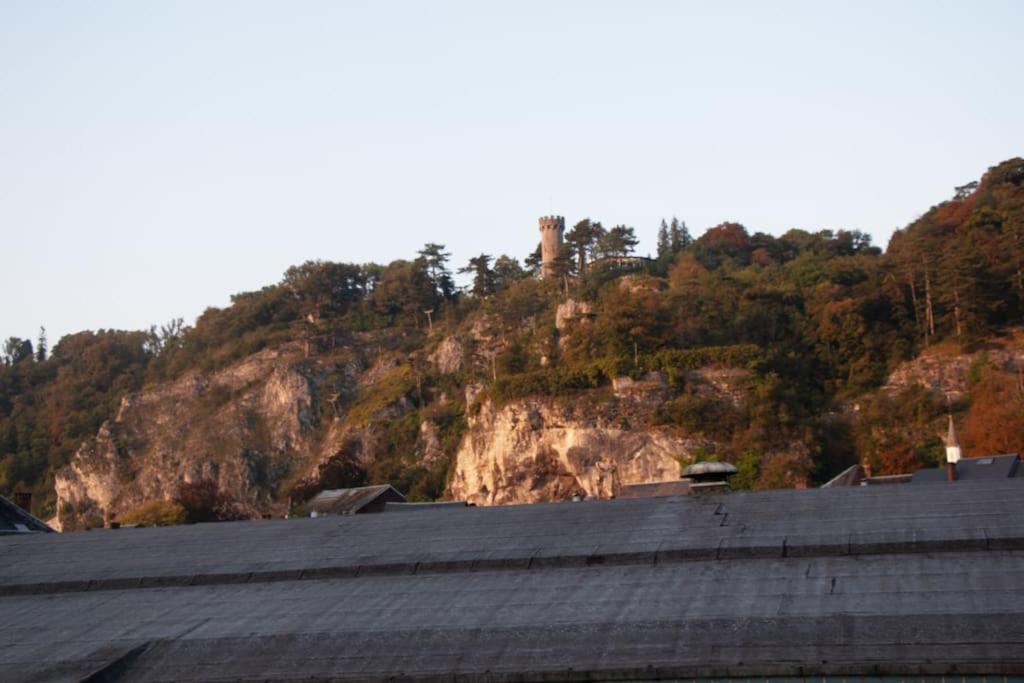 Séjour en bord de Meuse avec garage