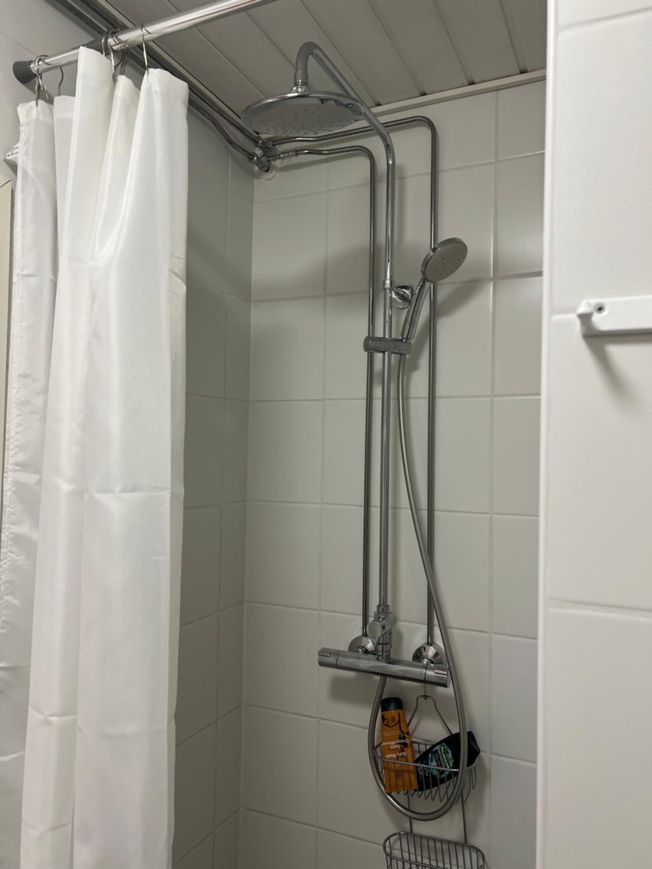 Spacious 3BR with Sauna in City Center view 4