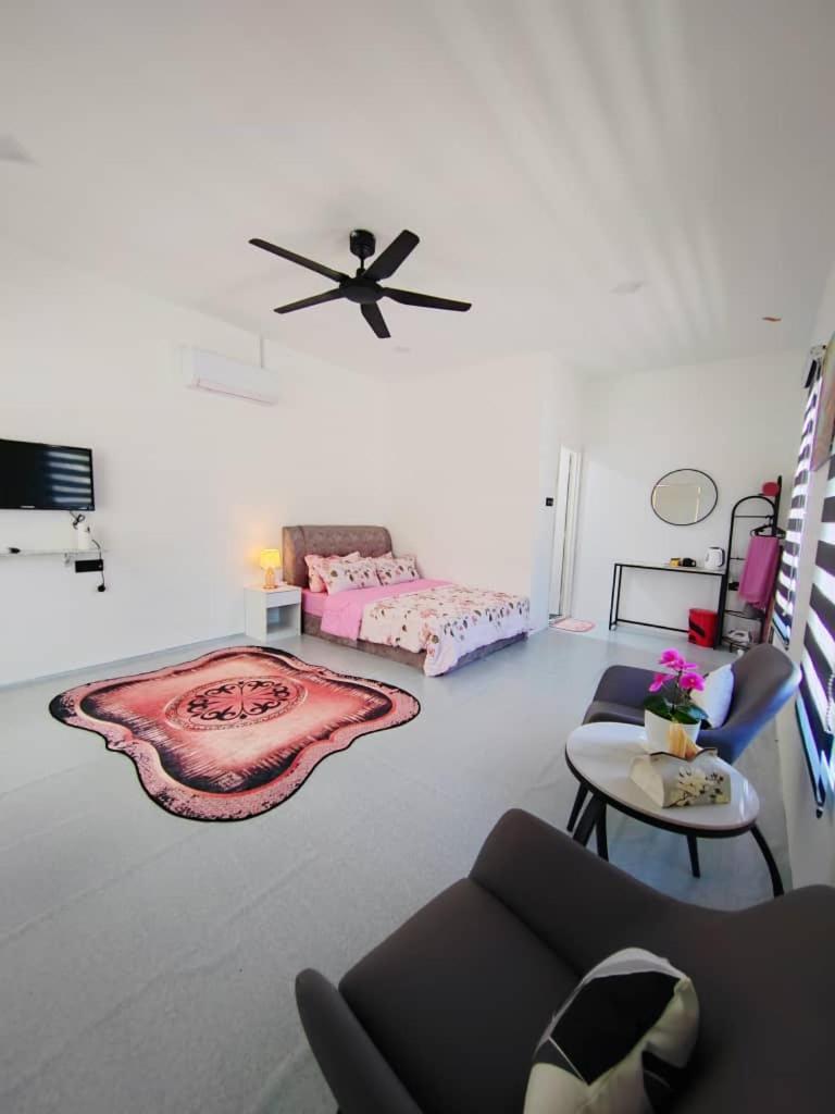 Richer Tiny House photo 5