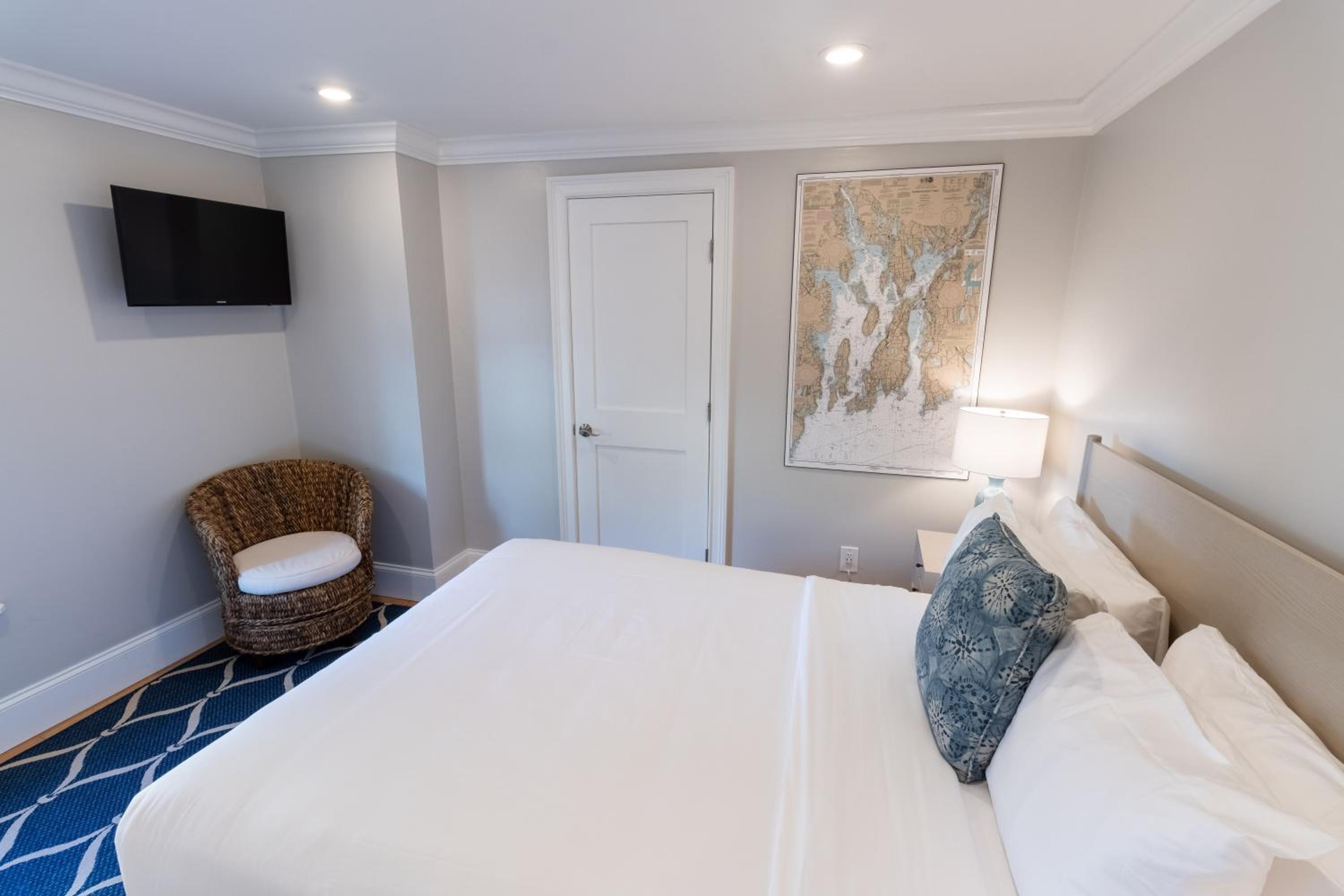 The Newport Lofts - 548 Thames Street