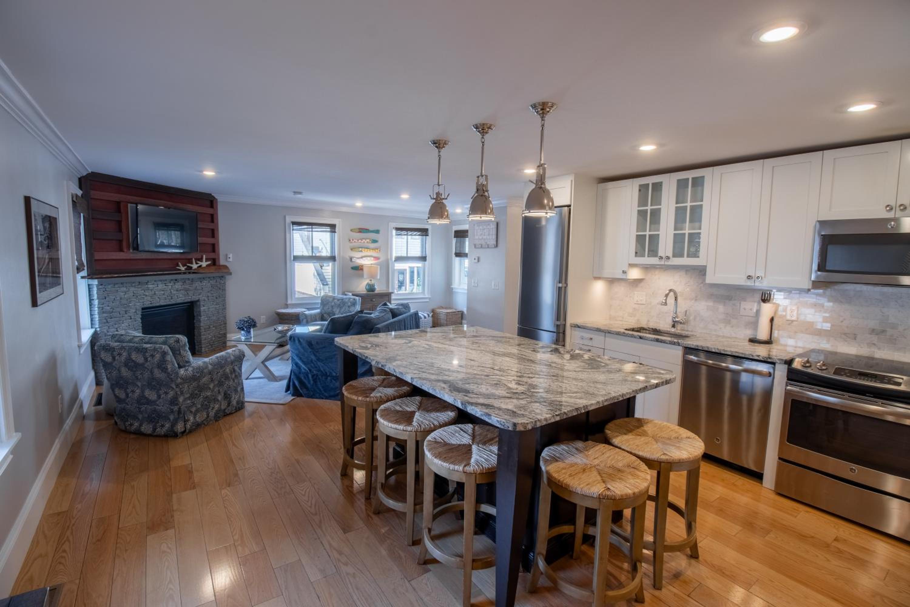 The Newport Lofts - 548 Thames Street