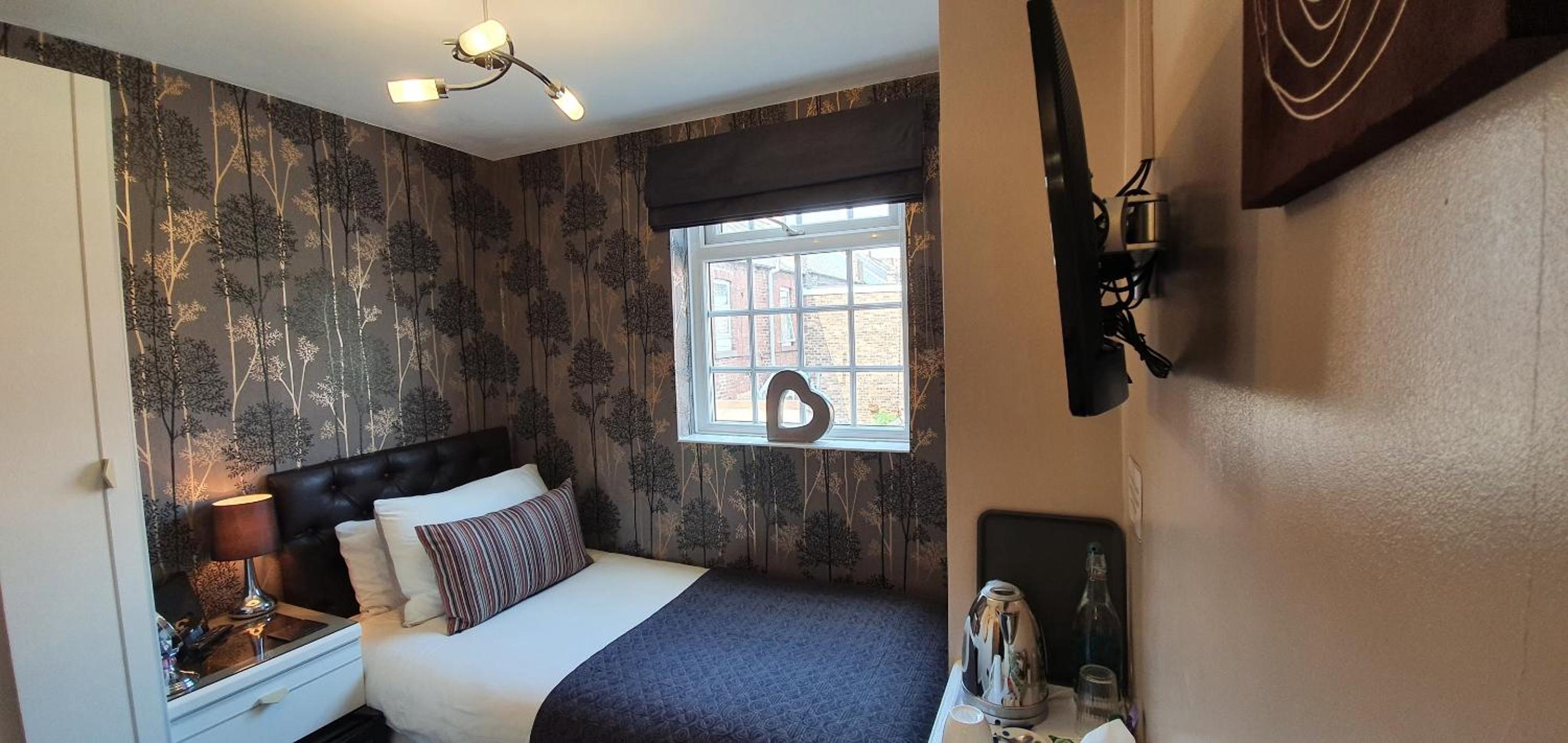 South Shields Vacations - Beechwood Guest House - Property Image 6