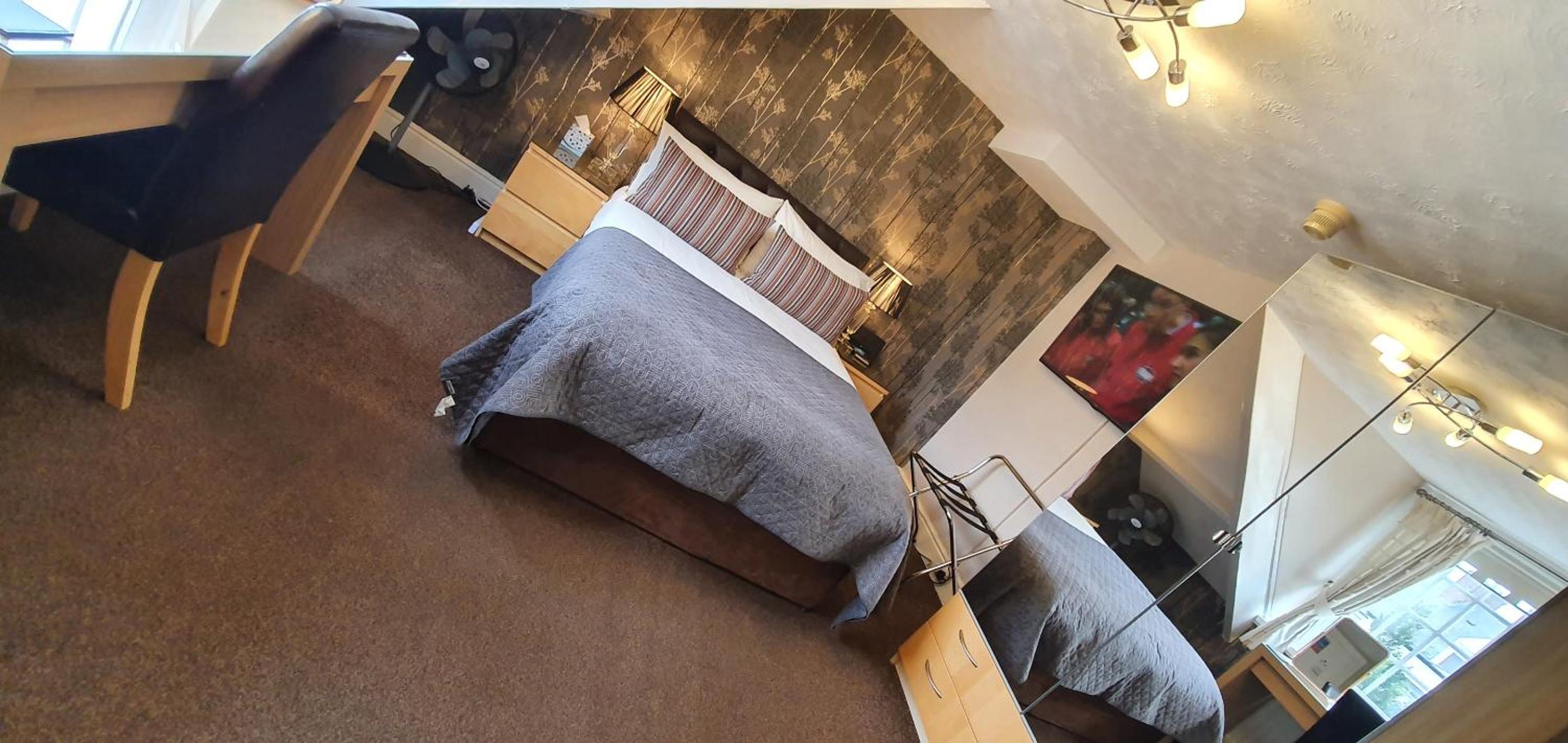 South Shields Vacations - Beechwood Guest House - Property Image 9