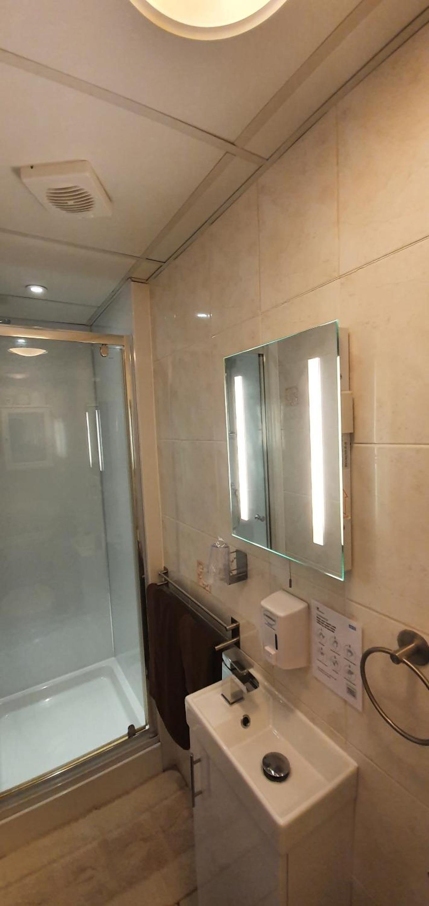 South Shields Vacations - Beechwood Guest House - Property Image 2