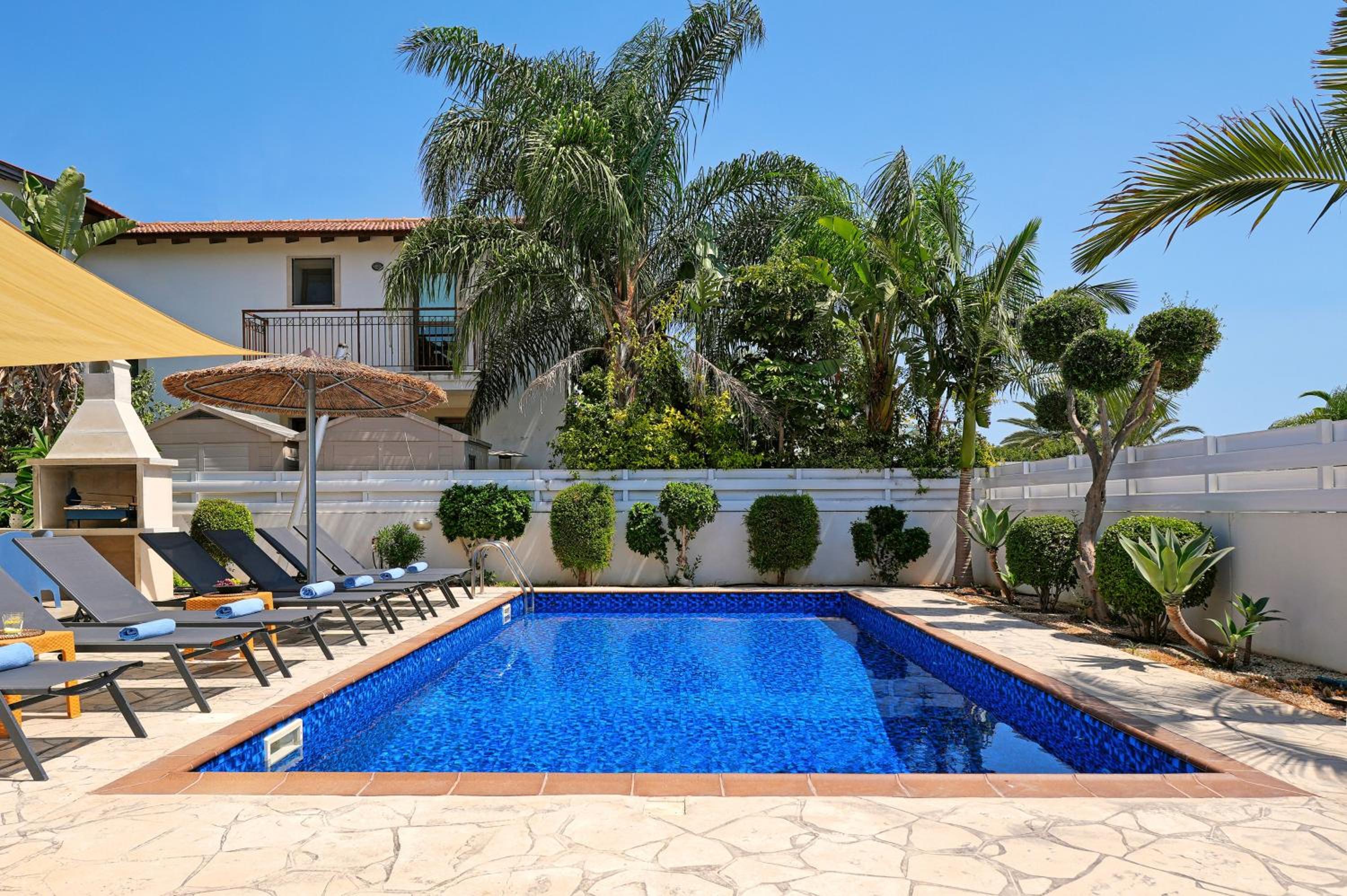 Villa Evia - Walking to Med Sea
