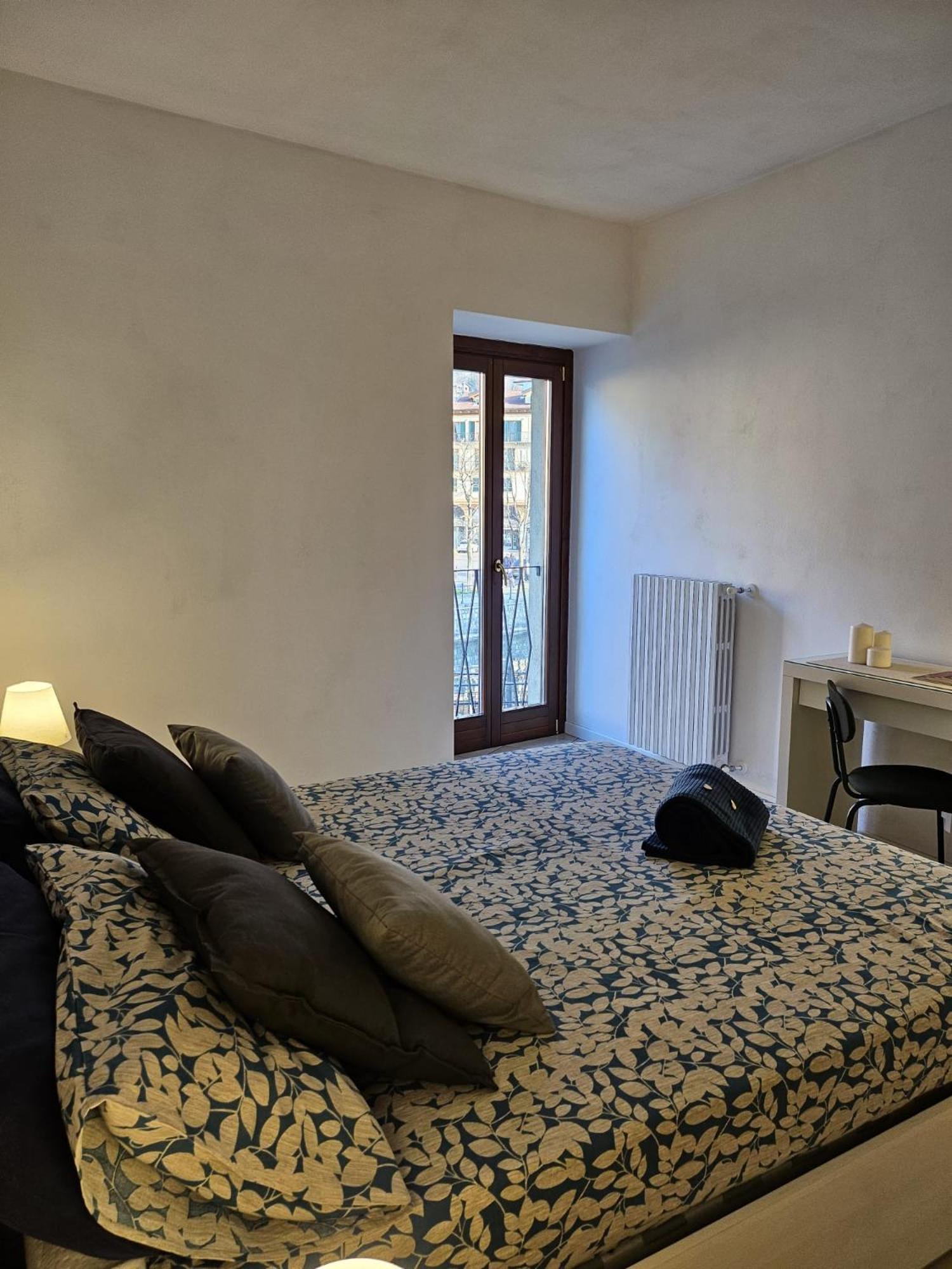 un balcone sul lago