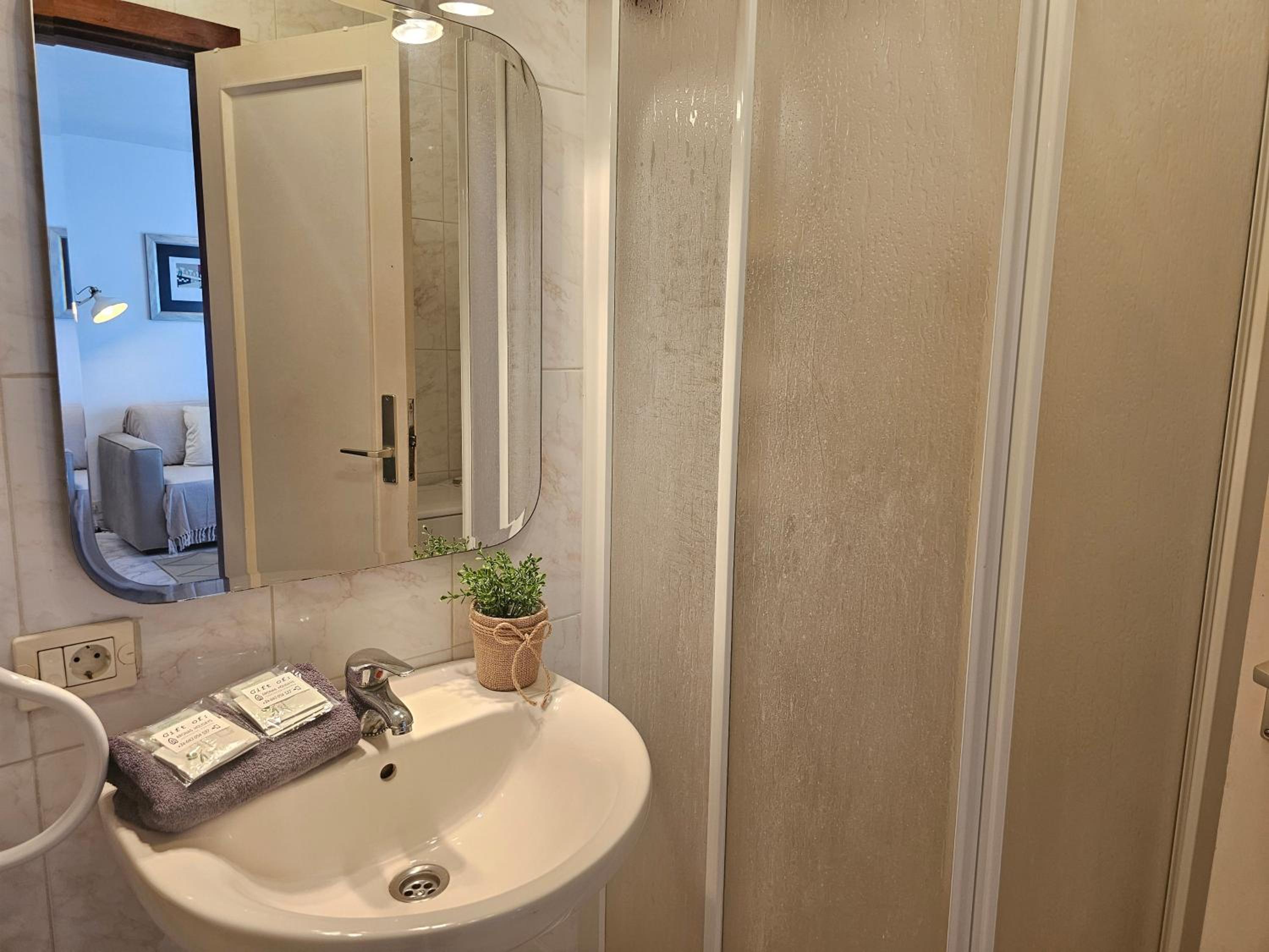 NEW SUNSHINE OCEAN APARTMENT ACHACAY, Los Cristianos, Tenerife