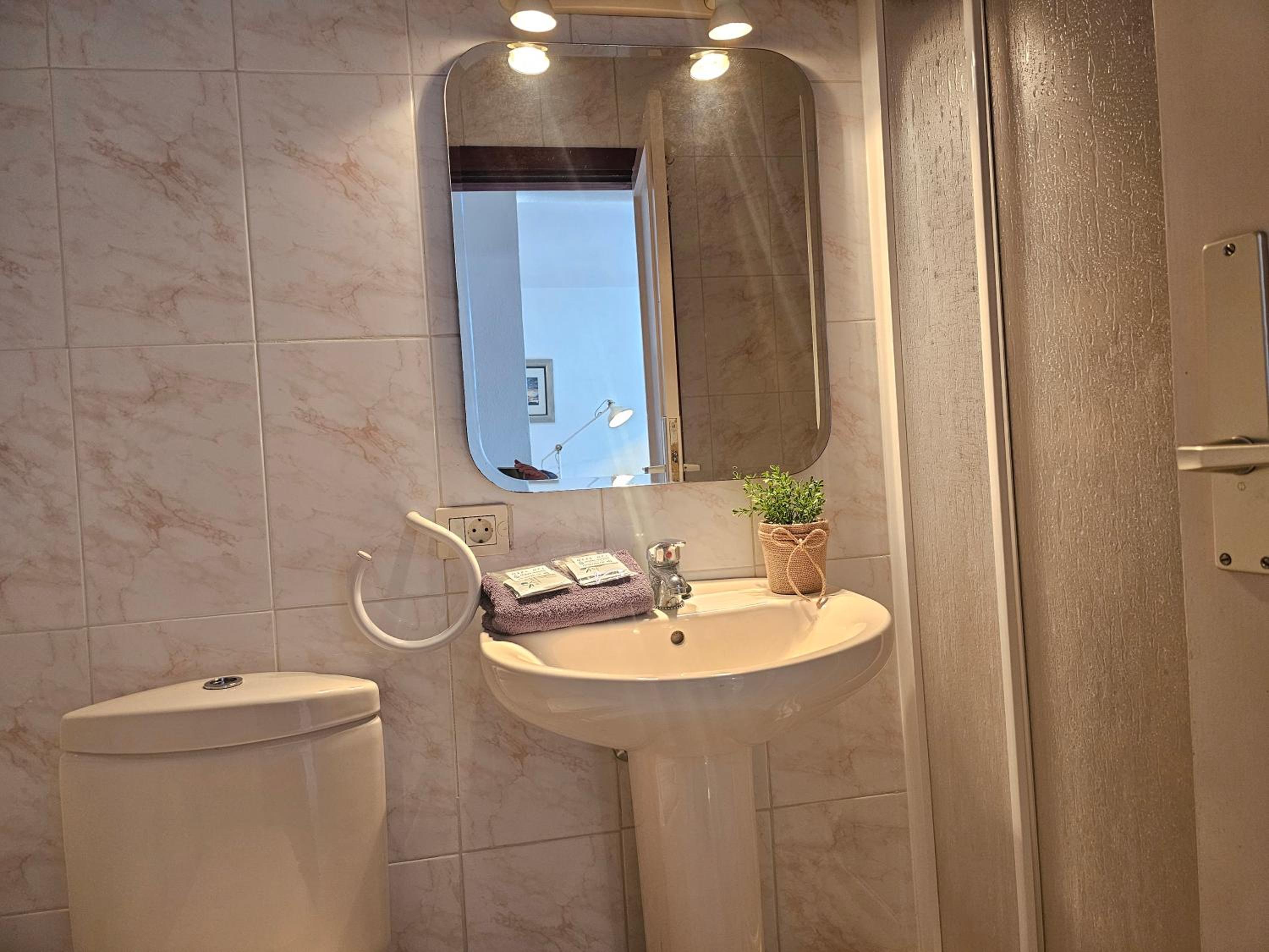 NEW SUNSHINE OCEAN APARTMENT ACHACAY, Los Cristianos, Tenerife