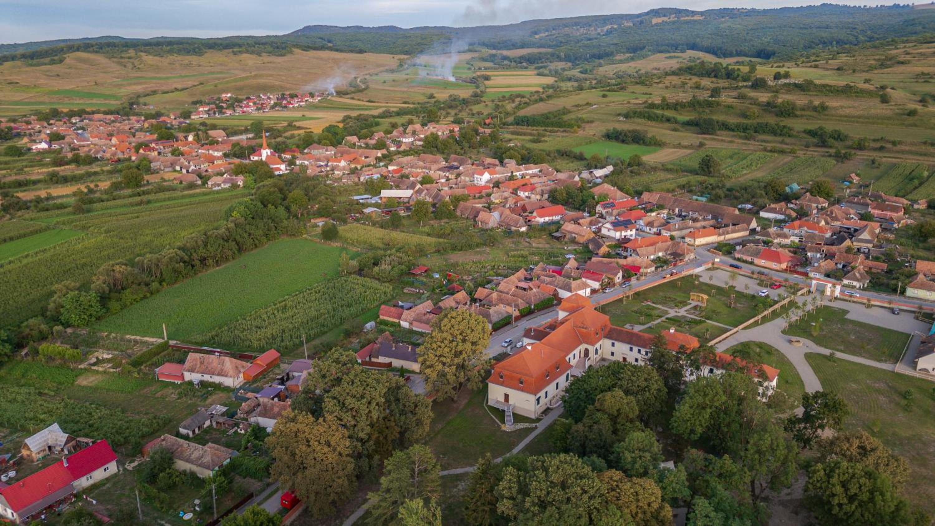 Ugron Castle Fiatfalva view 2